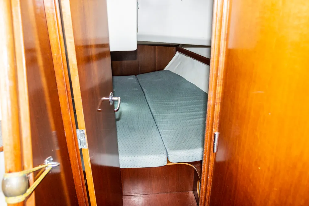Oceanis 381 Kleio — снимка на яхтата 7