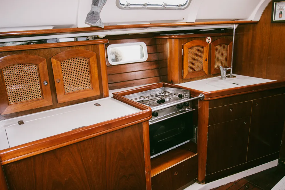 Oceanis 381 Kleio — снимка на яхтата 18
