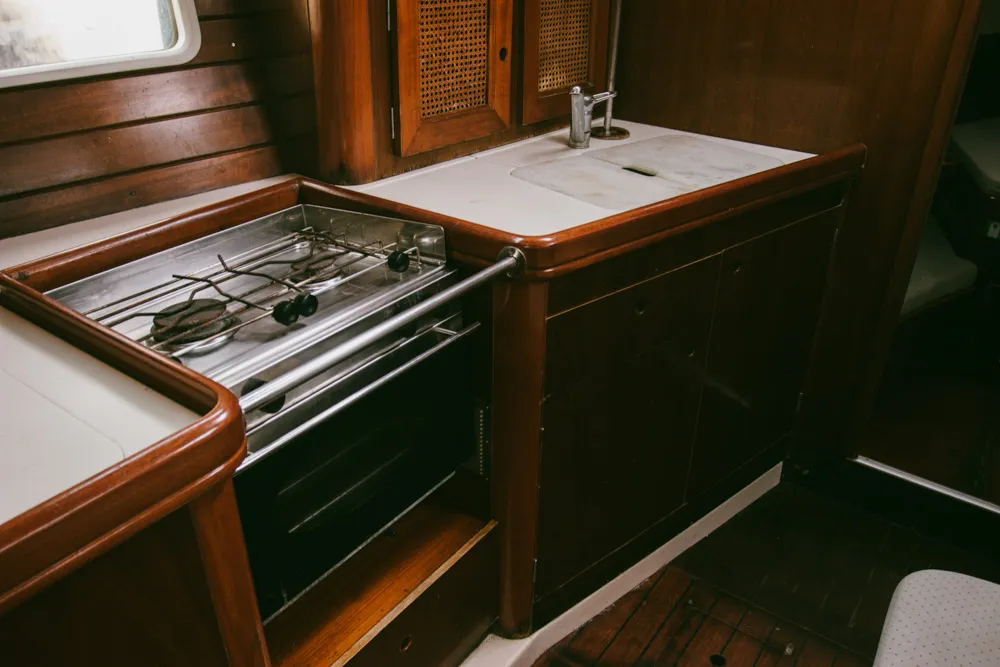 Oceanis 381 Kleio — снимка на яхтата 14