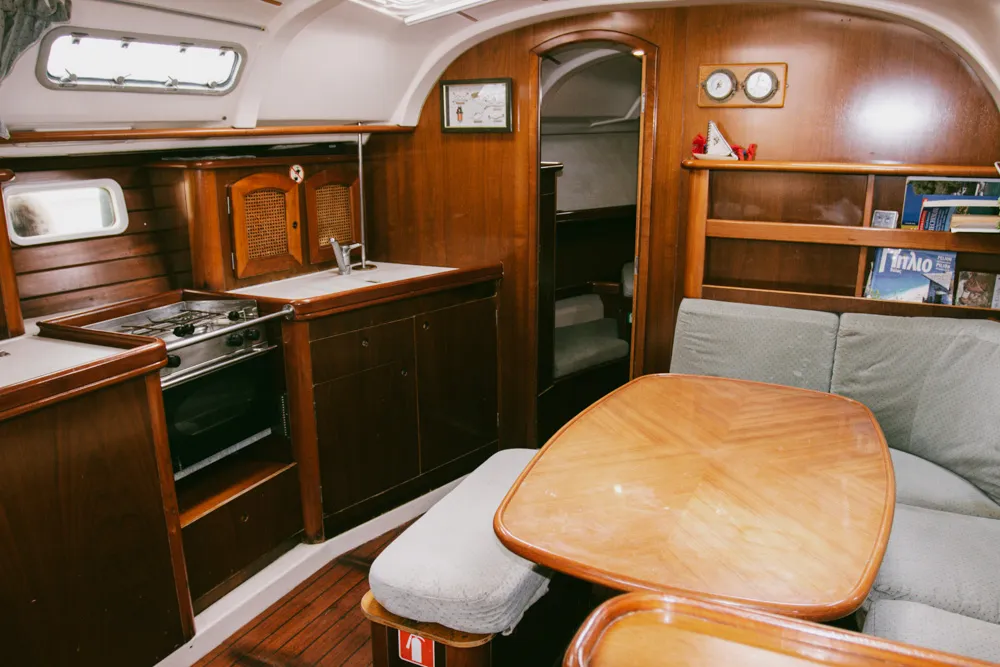 Oceanis 381 Kleio — снимка на яхтата 12