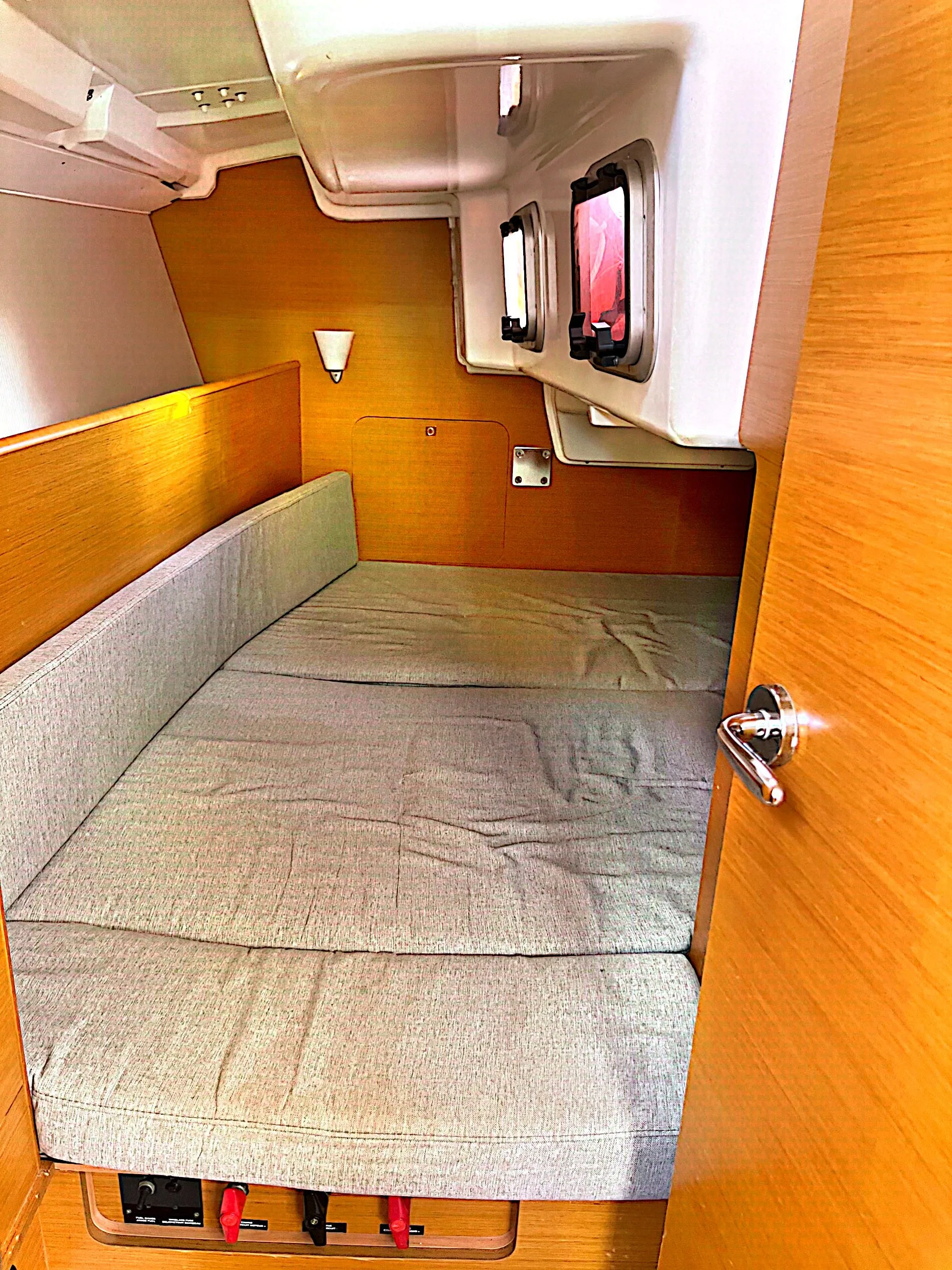 Sun Odyssey 33i NENA — фотография яхты 13