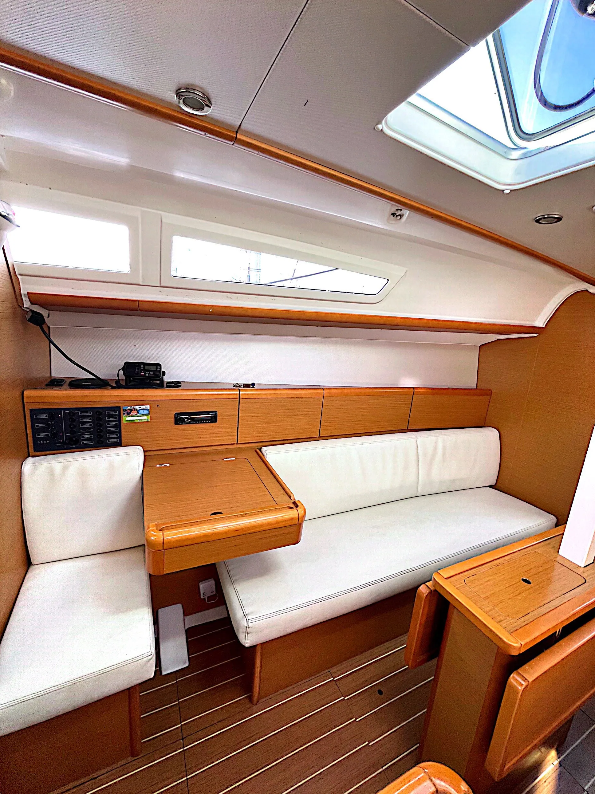 Sun Odyssey 33i NENA — фотография яхты 9