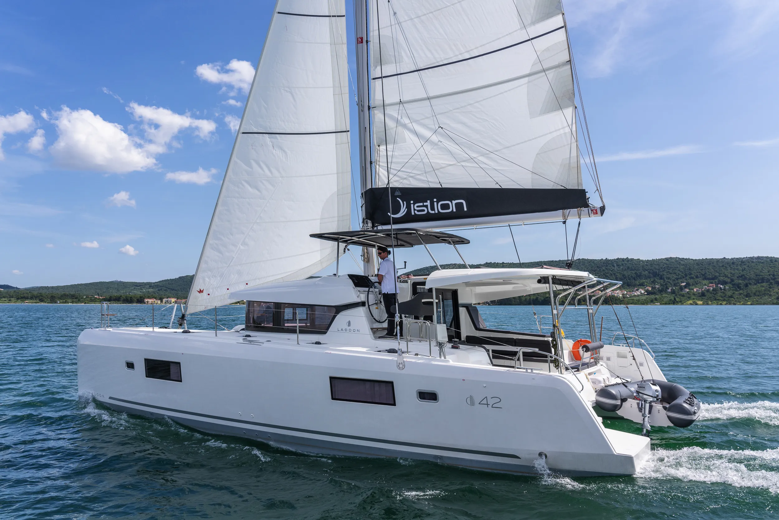 Lagoon 42 First Adventure — фотография яхты 9
