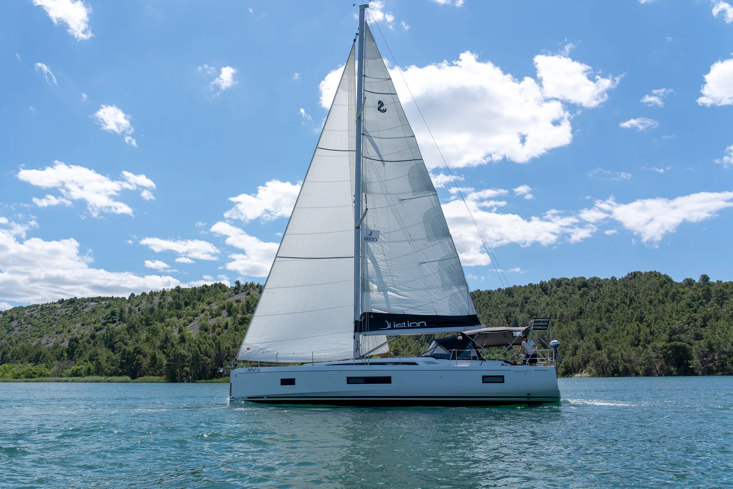 Oceanis 51.1 First Friendship — yacht photo 2