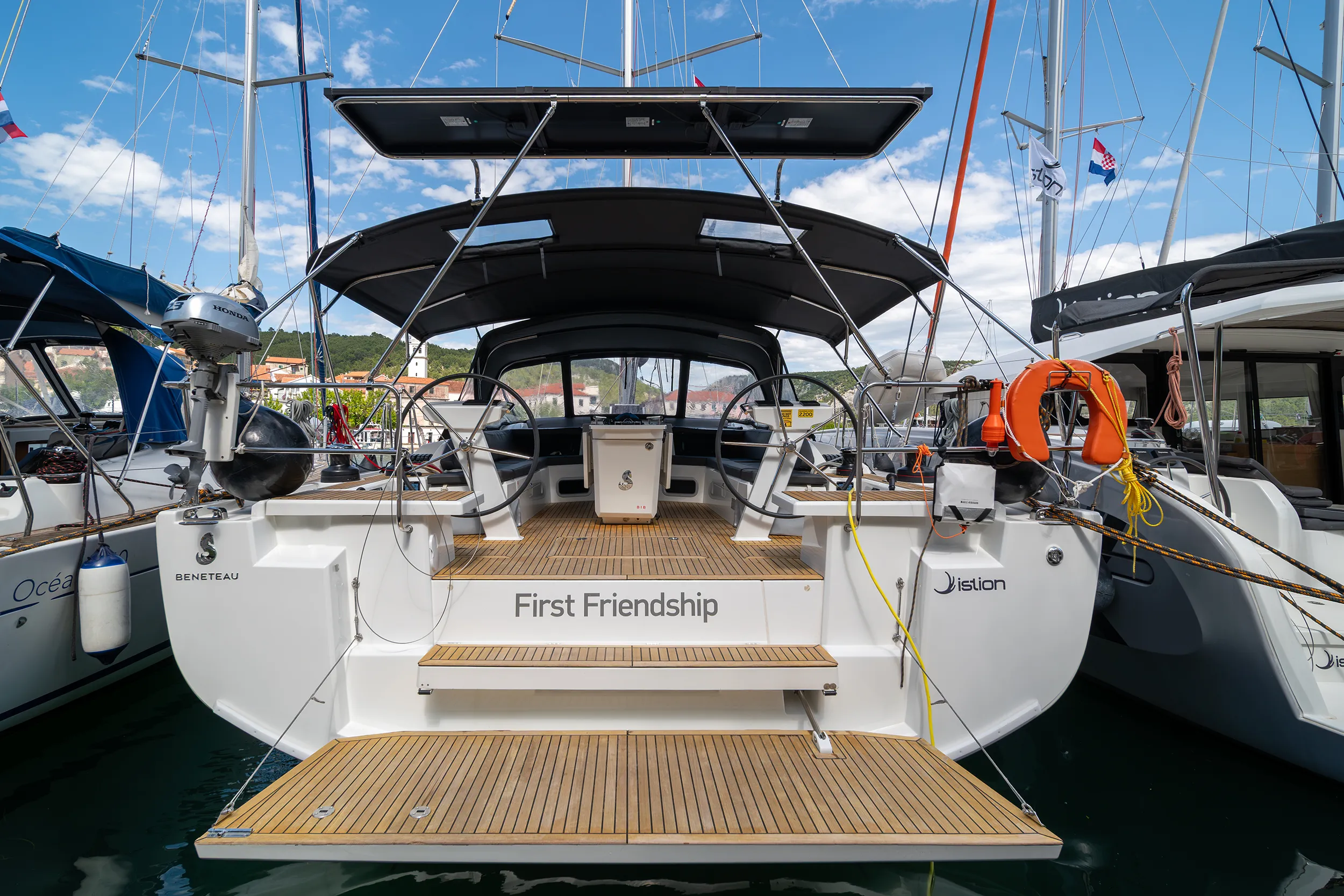Oceanis 51.1 First Friendship — yacht photo 4