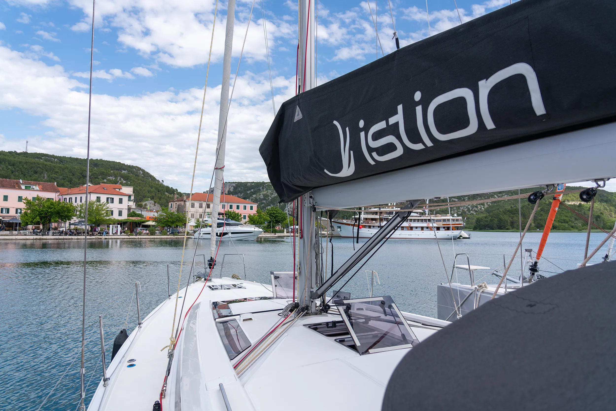 Oceanis 51.1 First Friendship — yacht photo 8