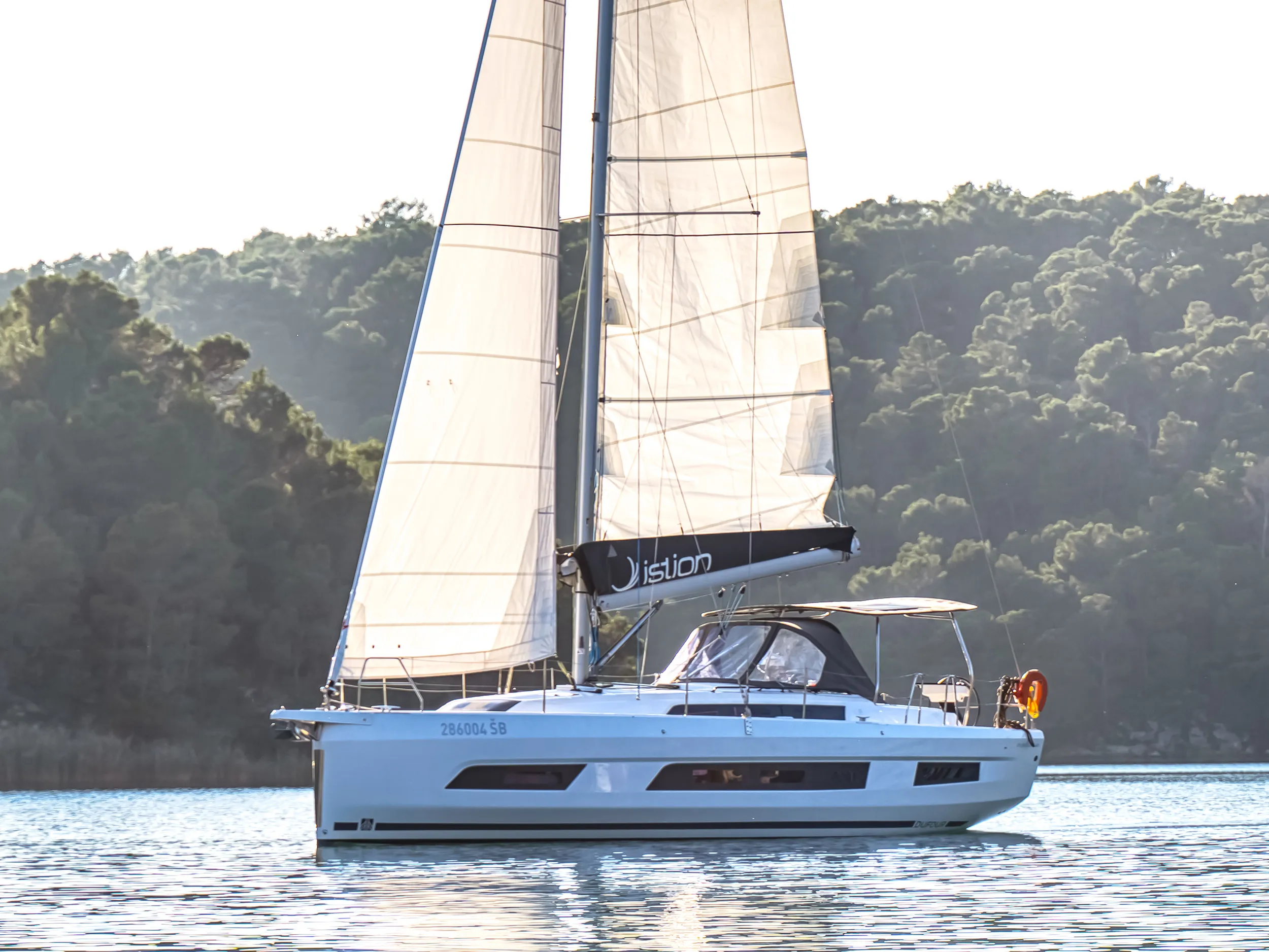 Dufour 41 First Song — yacht photo 6
