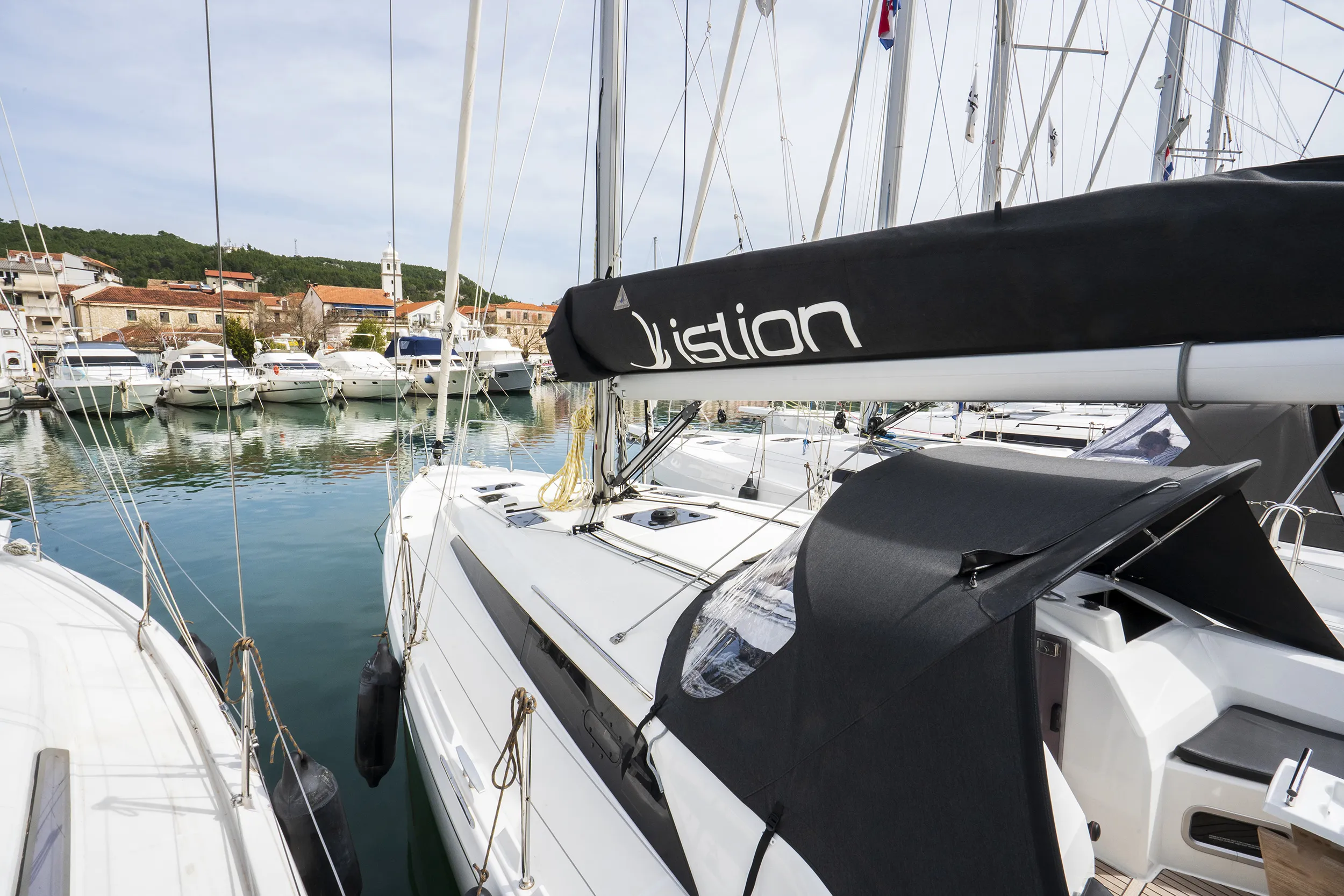 Dufour 41 First Song — yacht photo 5