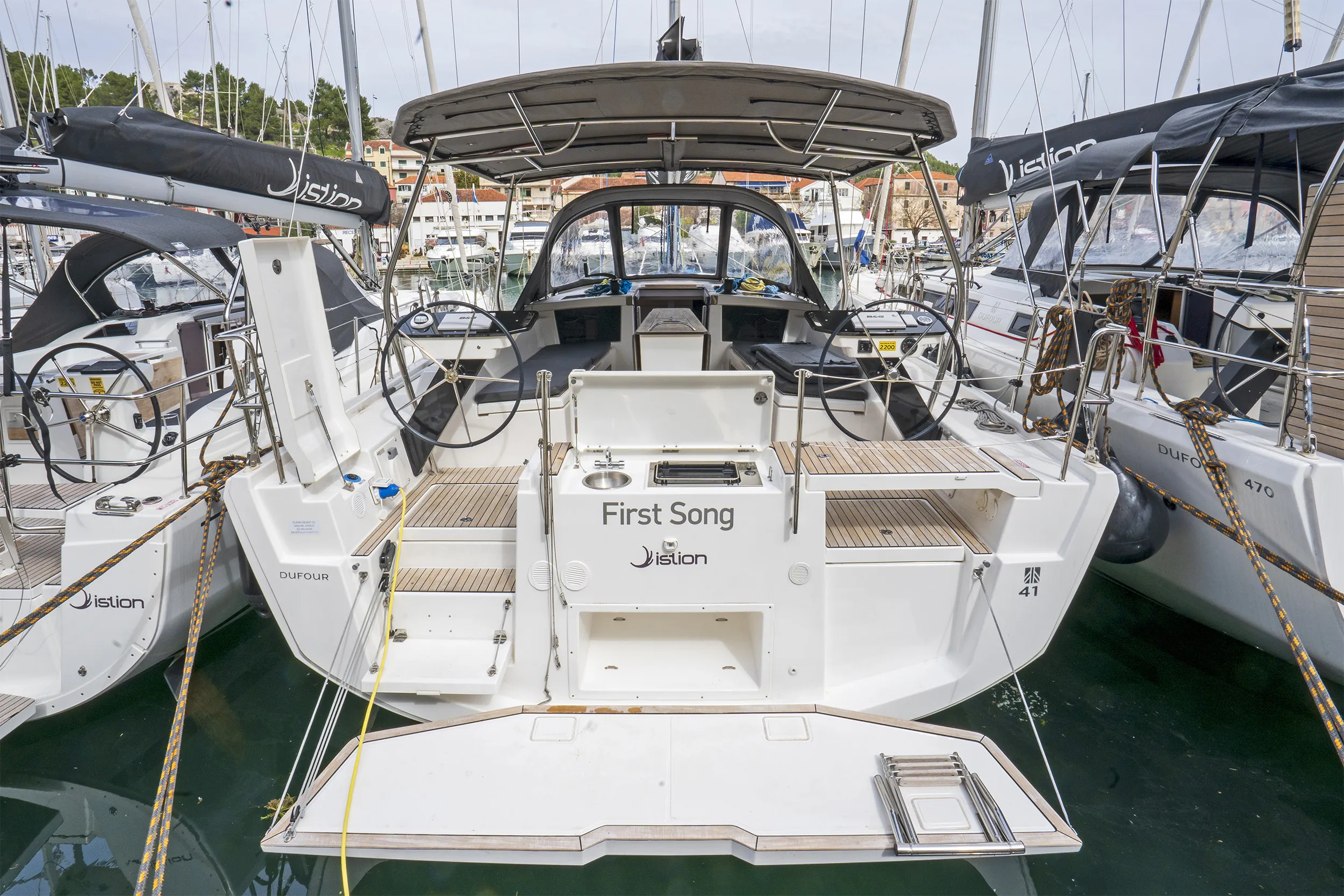 Dufour 41 First Song — yacht photo 8