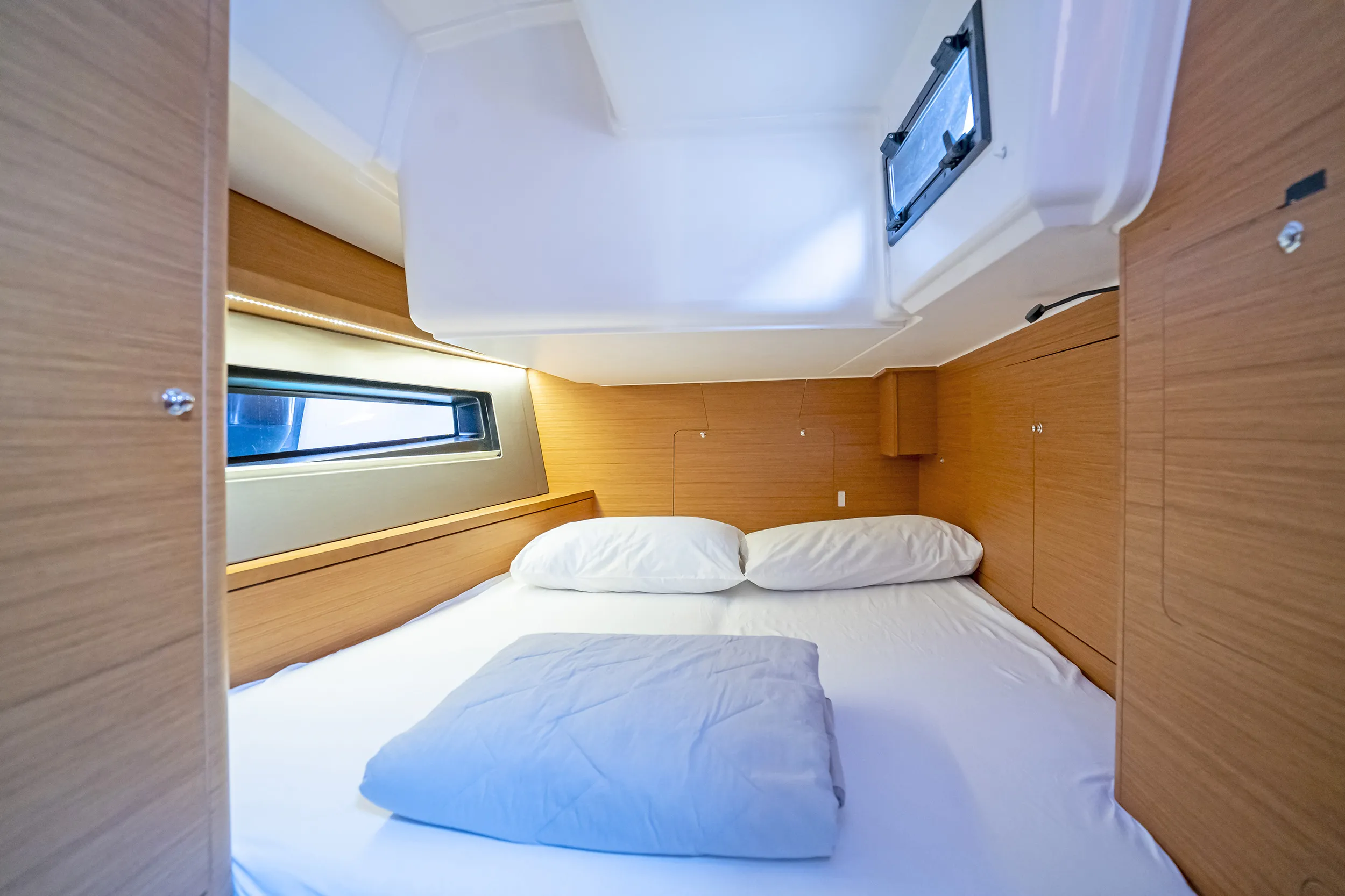 Dufour 41 First Song — yacht photo 9