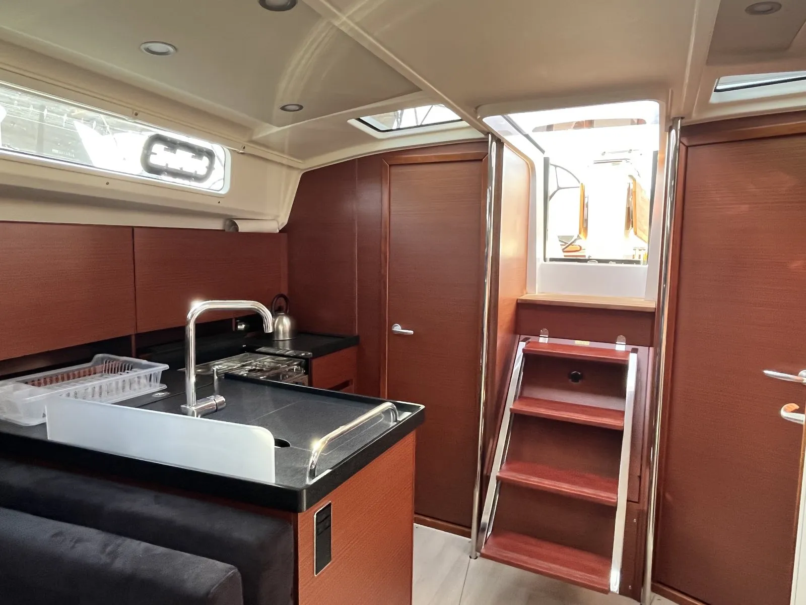 Hanse 418 Anyma — фотография яхты 13