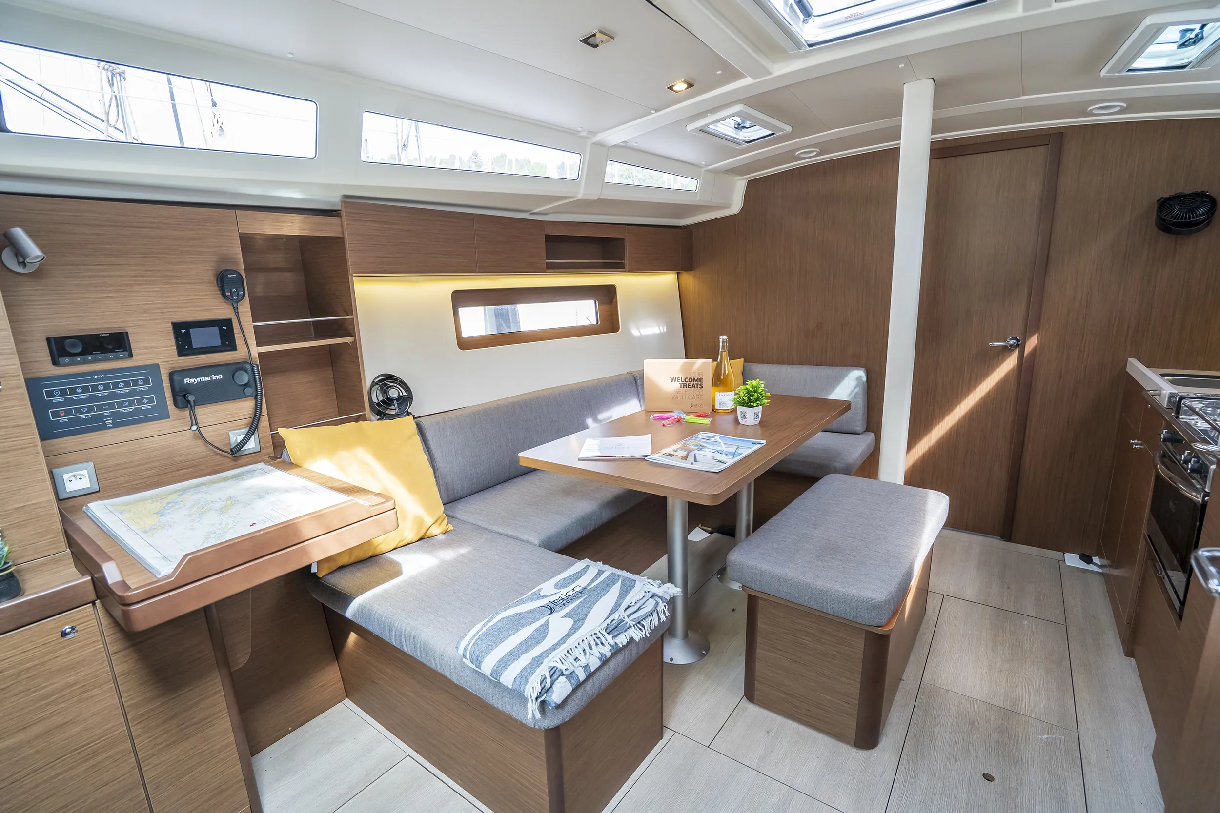 Oceanis 37.1 First Dream — yacht photo 5