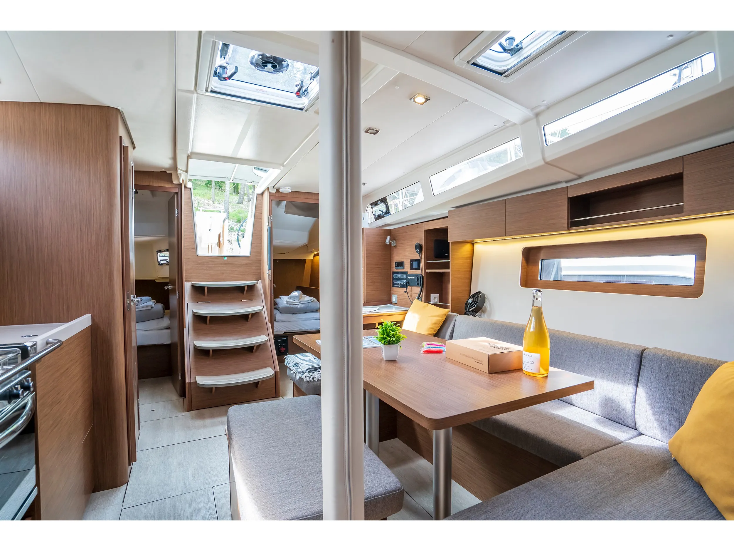 Oceanis 37.1 First Dream — yacht photo 9