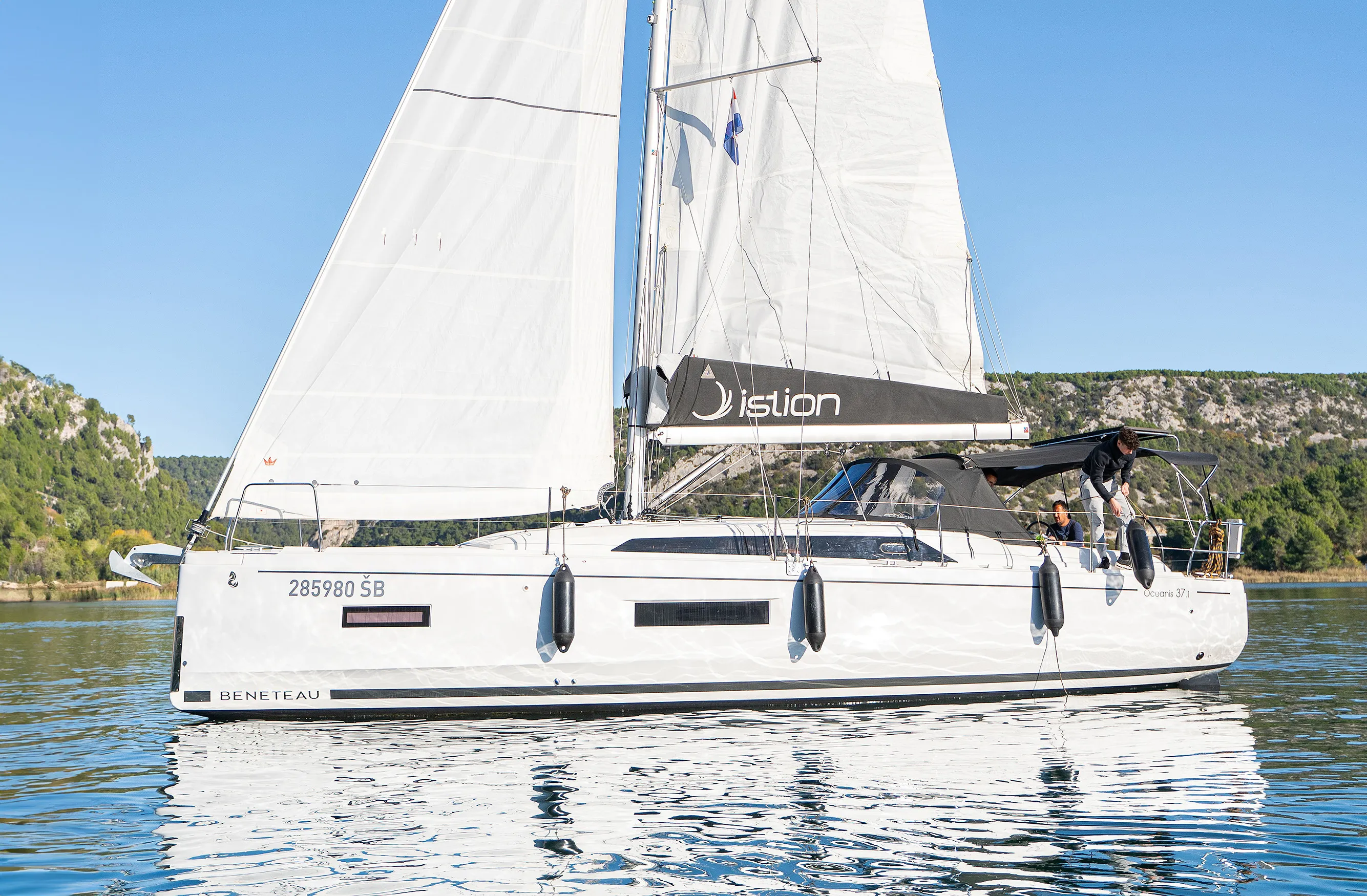 Oceanis 37.1 First Dream — yacht photo 7