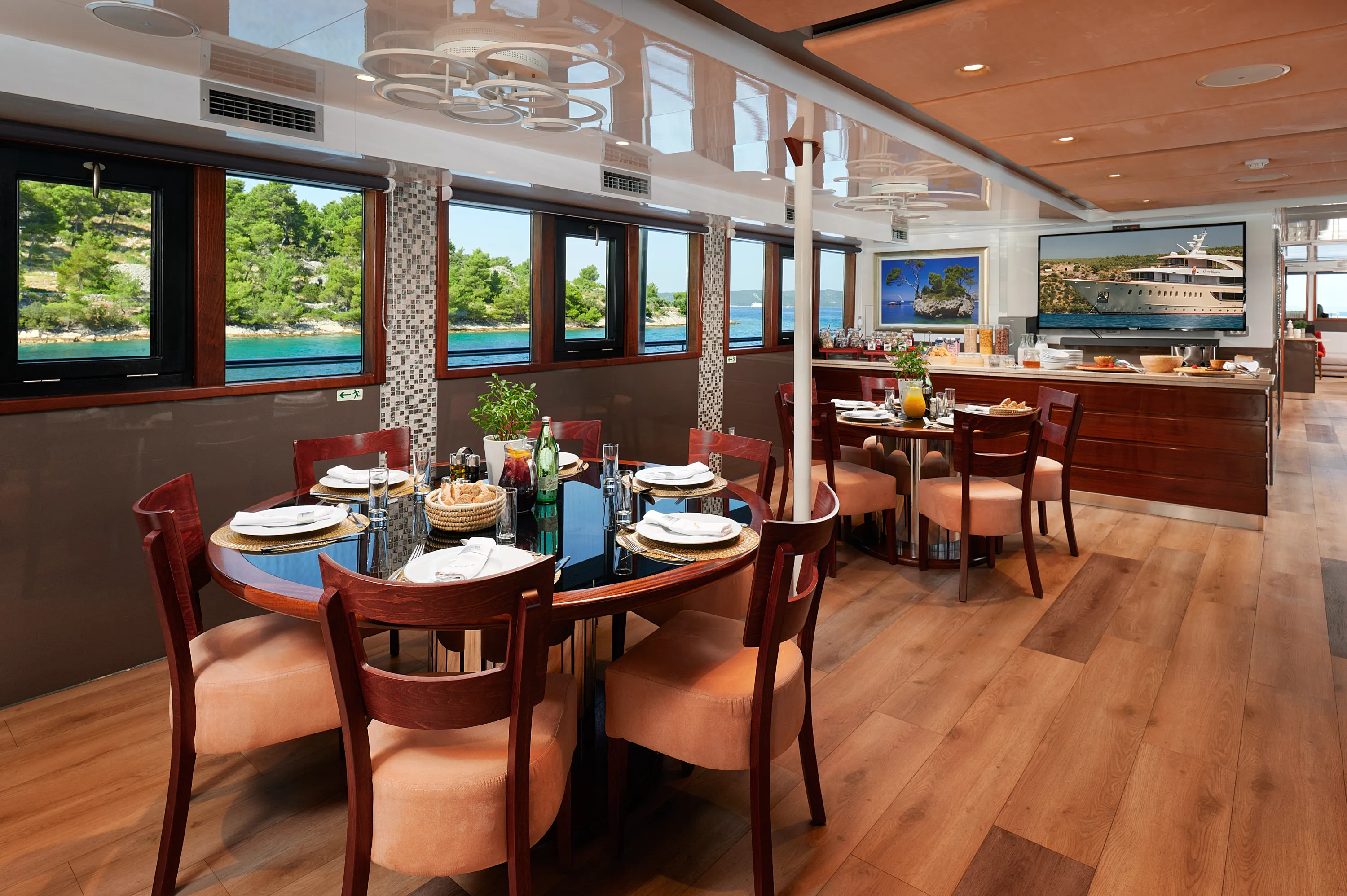 Motoryacht Queen Eleganza — yacht photo 4
