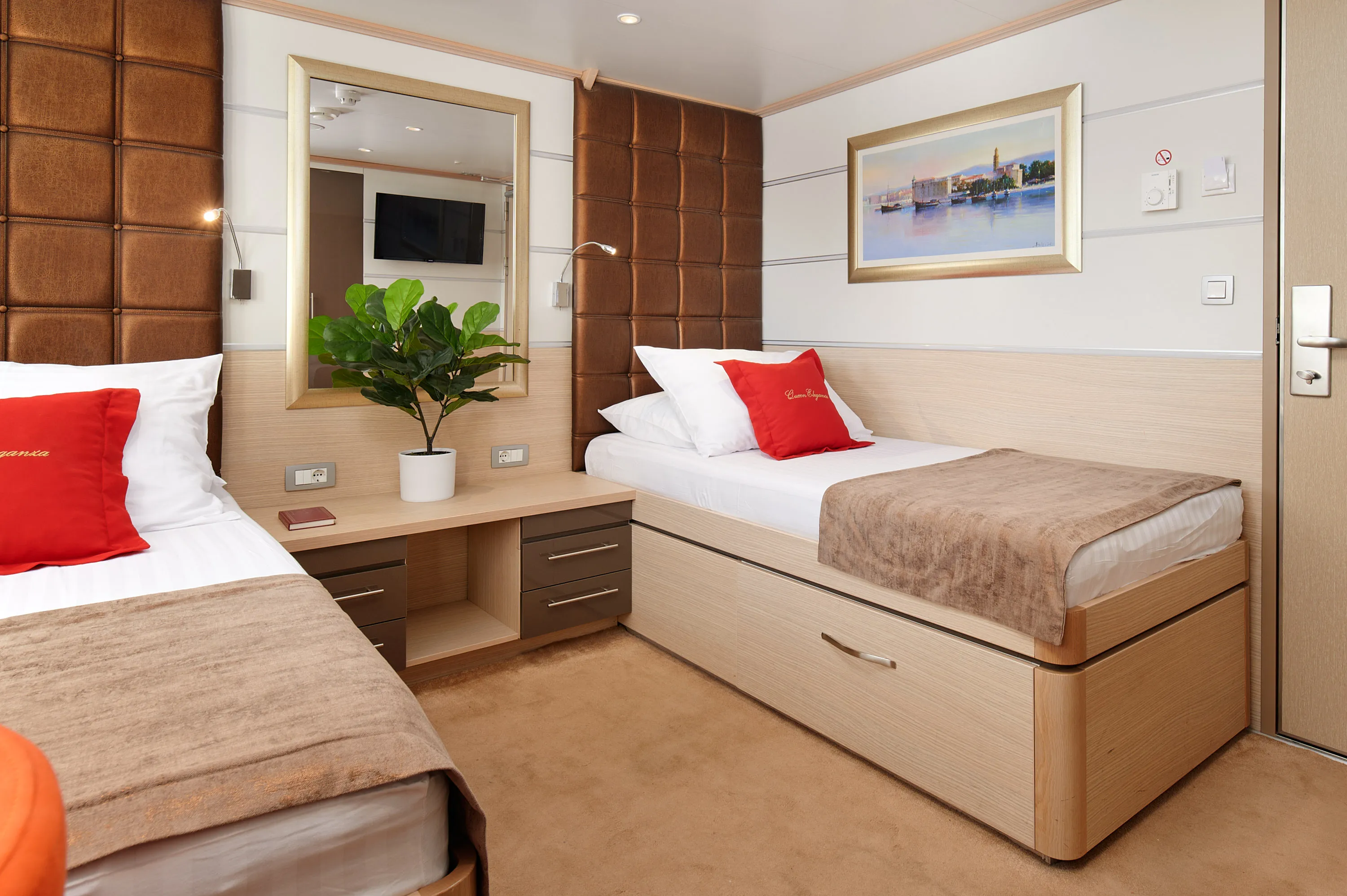 Motoryacht Queen Eleganza — yacht photo 23