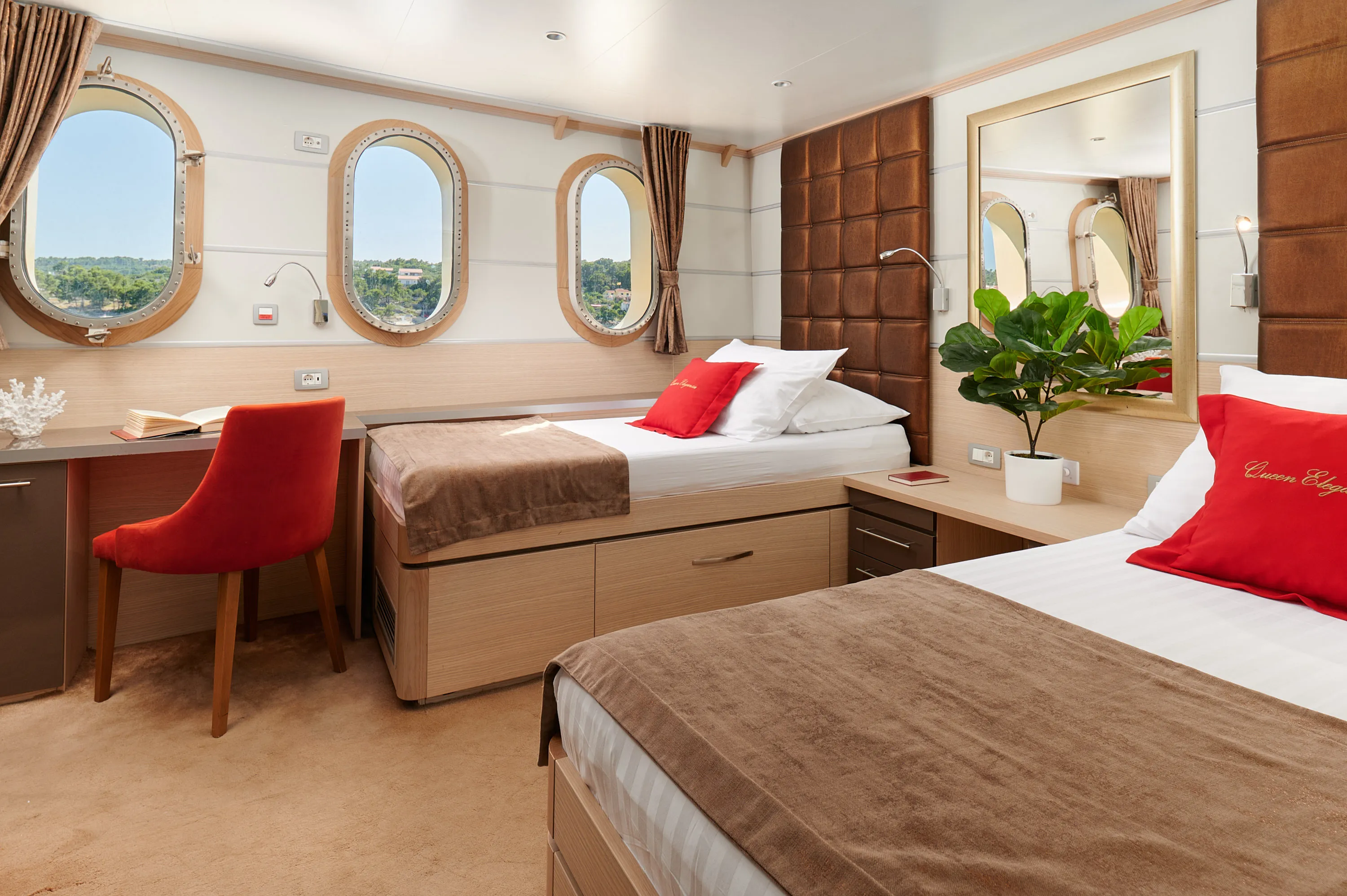 Motoryacht Queen Eleganza — yacht photo 24