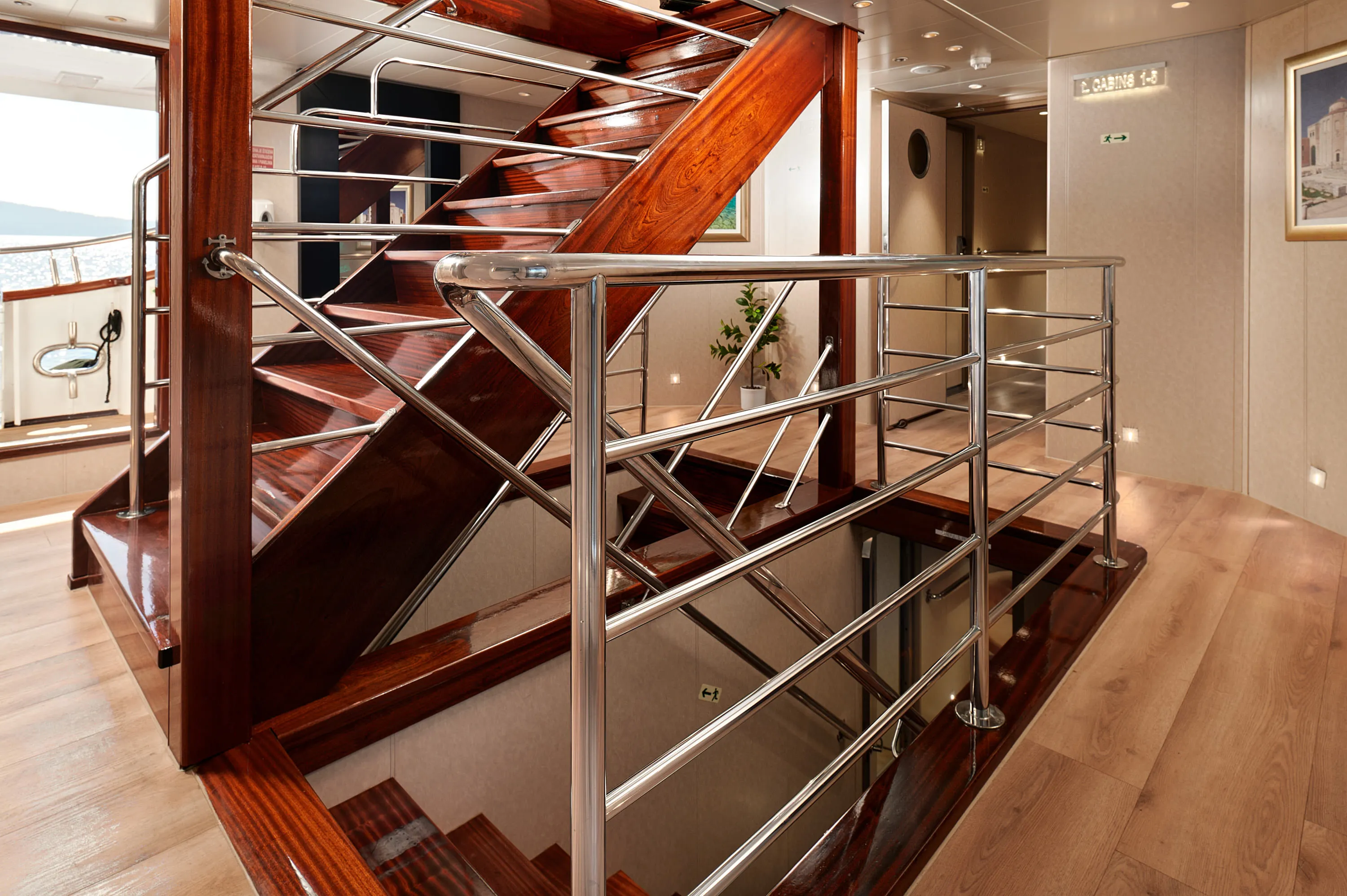Motoryacht Queen Eleganza — yacht photo 22