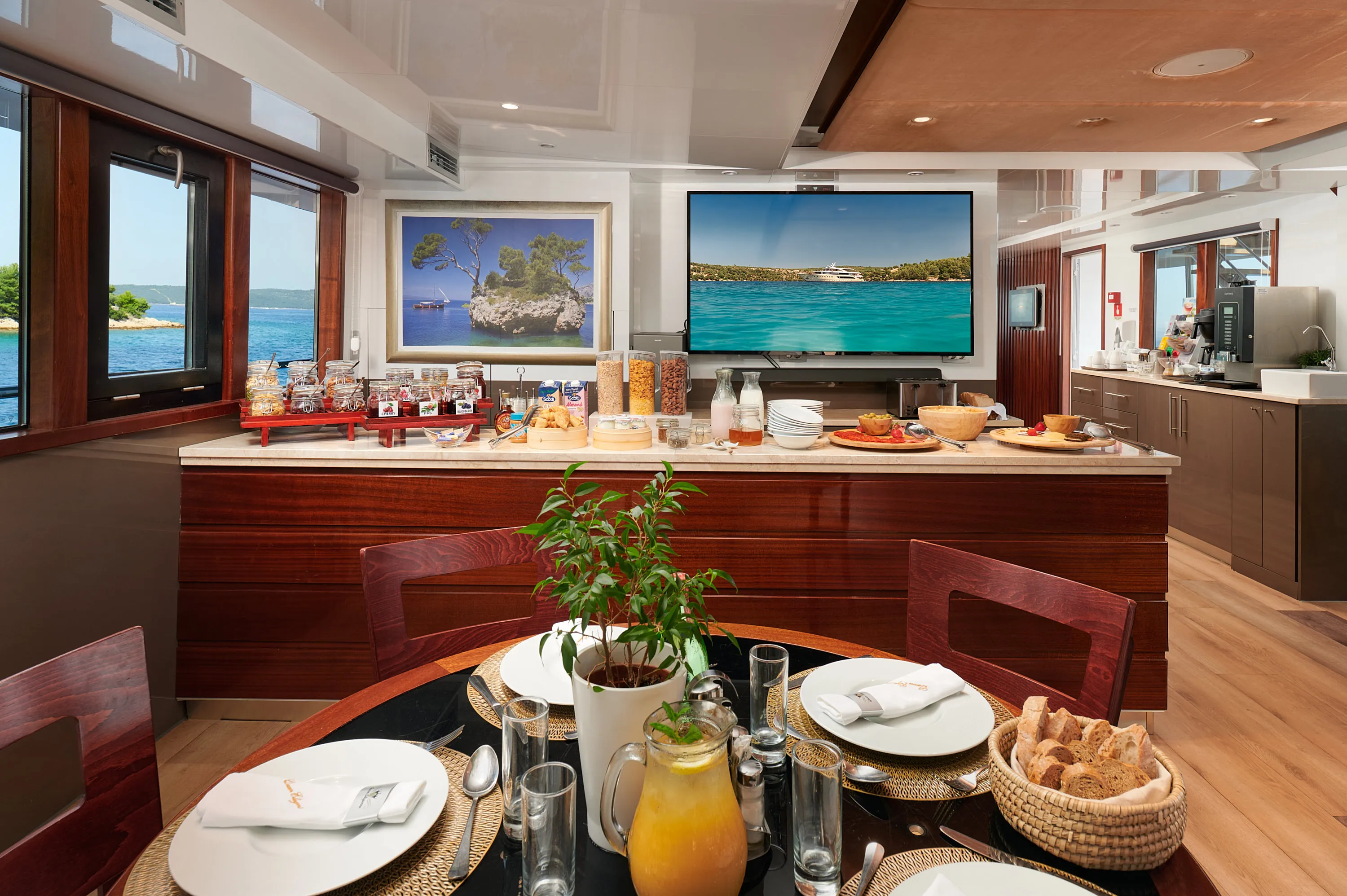 Motoryacht Queen Eleganza — yacht photo 10