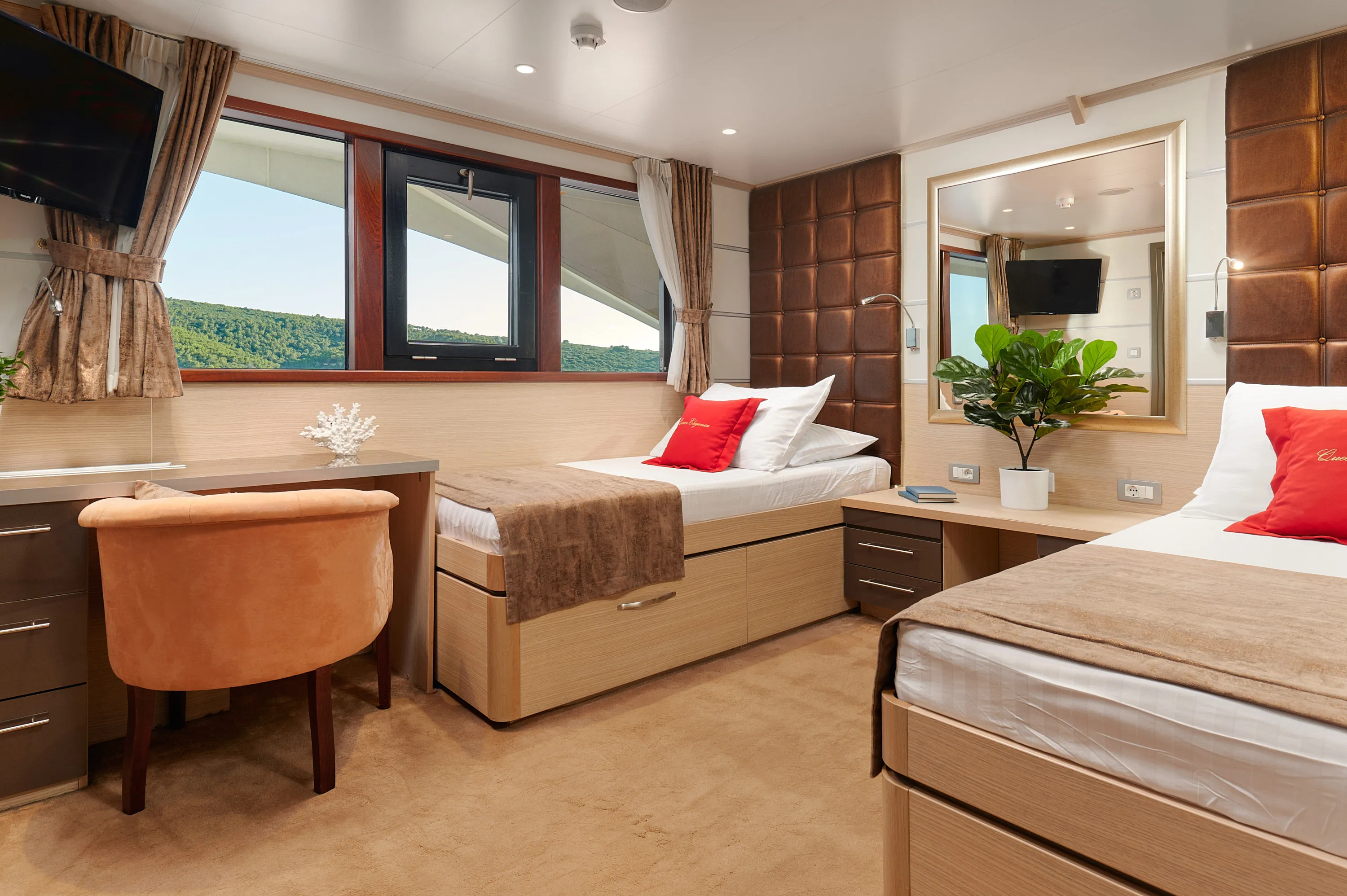 Motoryacht Queen Eleganza — yacht photo 14