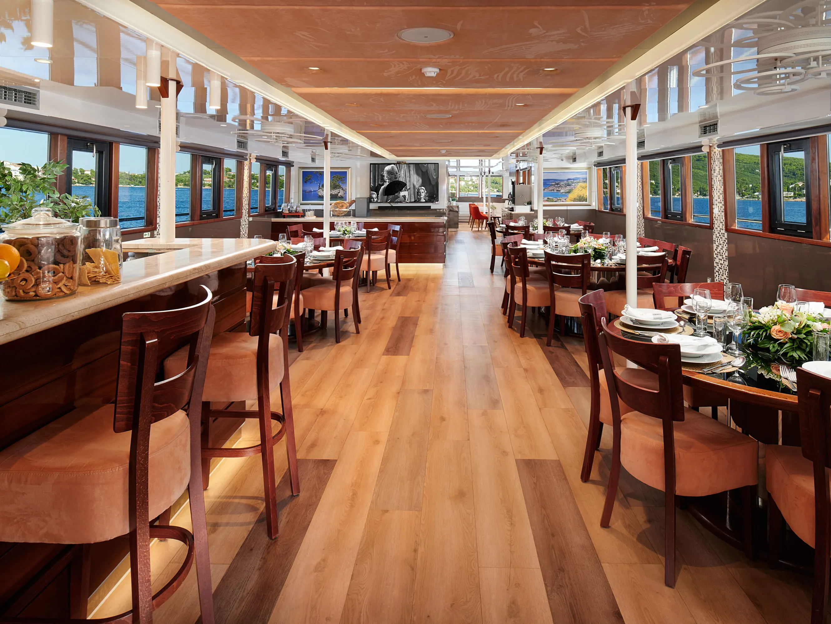 Motoryacht Queen Eleganza — yacht photo 9