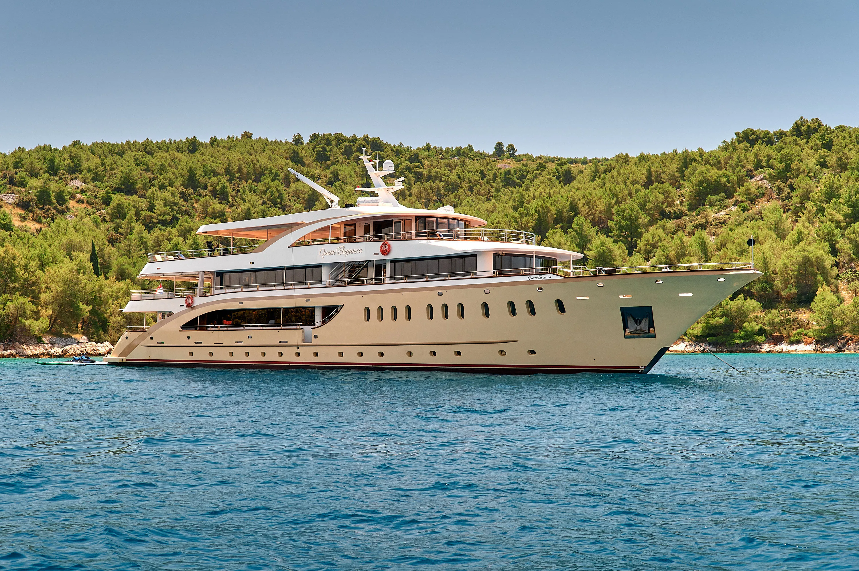 Motoryacht Queen Eleganza — yacht photo 13