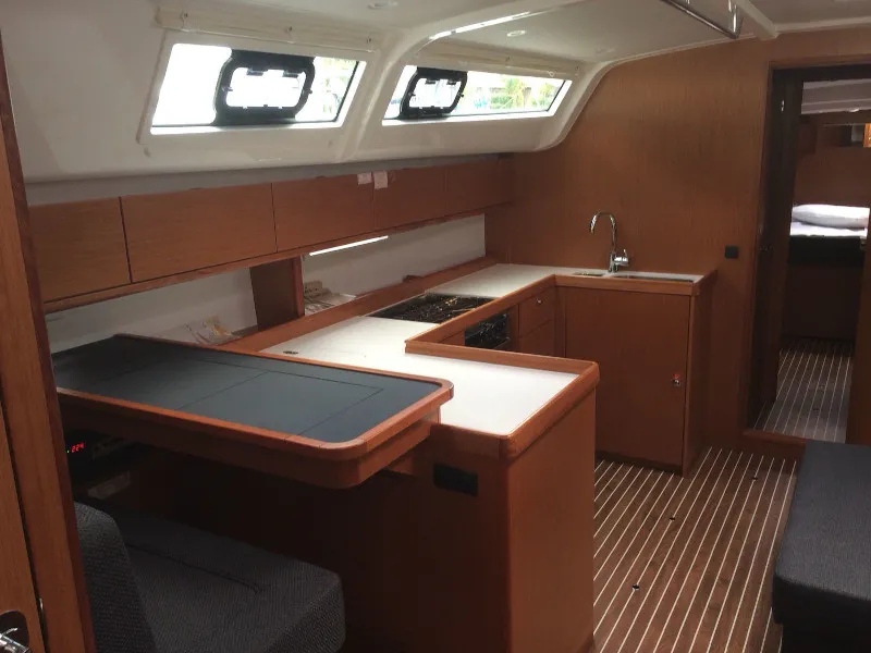 Bavaria Cruiser 51 Marzia — φωτογραφία σκάφους 3