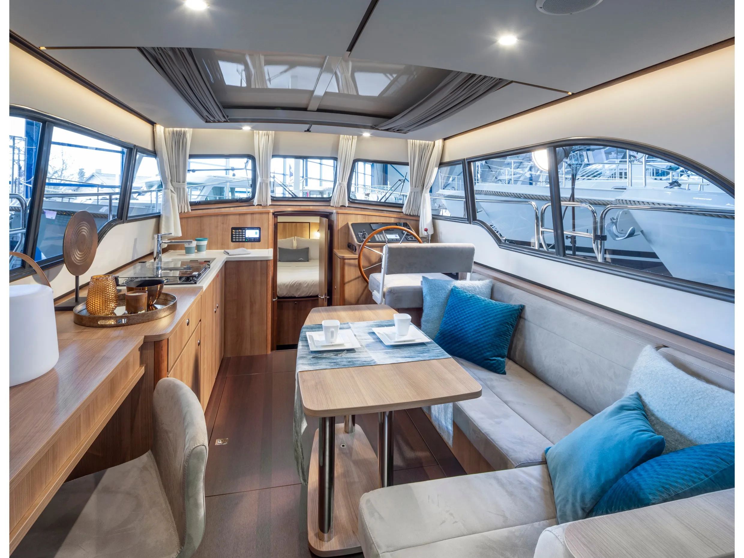 Linssen Grand Sturdy 29.9 Sedan Isolde — yacht photo 2