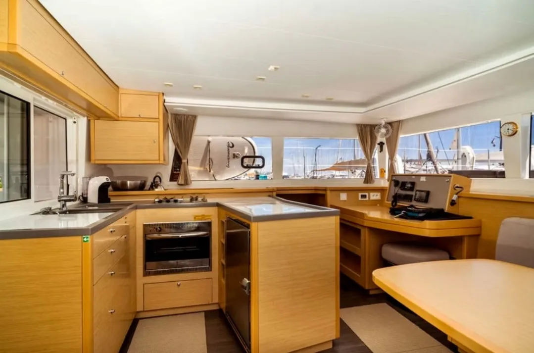 Lagoon 450 Fly PaSEAon — jahifoto 2
