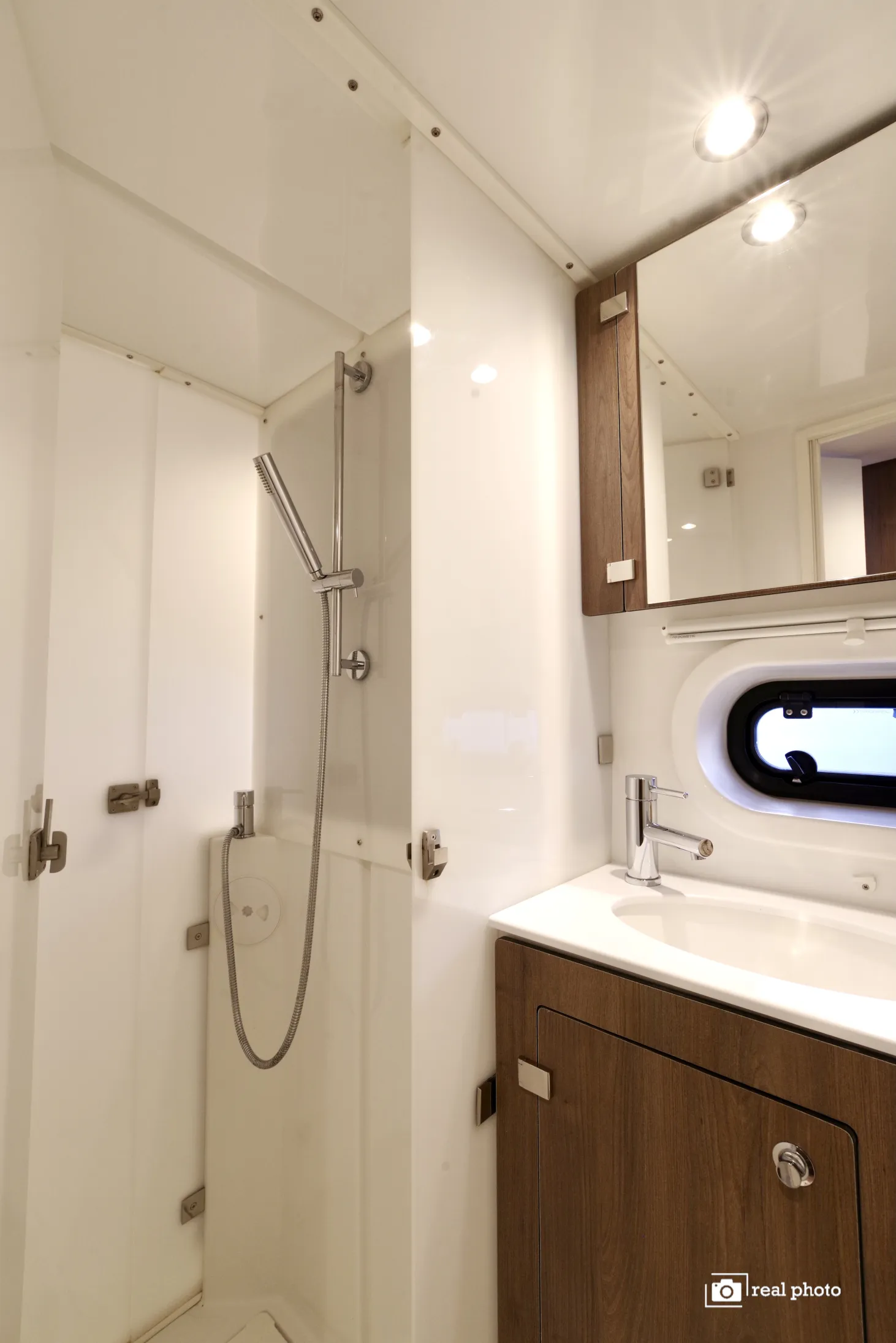 Bali 4.2 ORSA 1 - A/C, Generator, Water maker — yacht photo 2