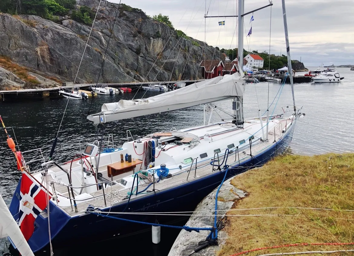 First 47.7 Blue Dawn — yacht photo 13