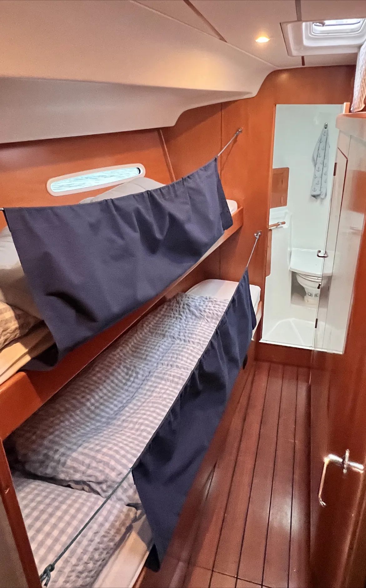 First 47.7 Blue Dawn — yacht photo 10