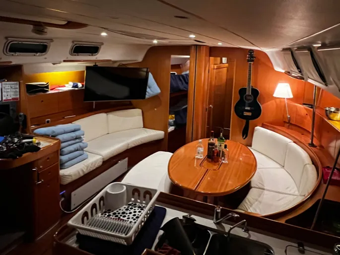 First 47.7 Blue Dawn — yacht photo 2