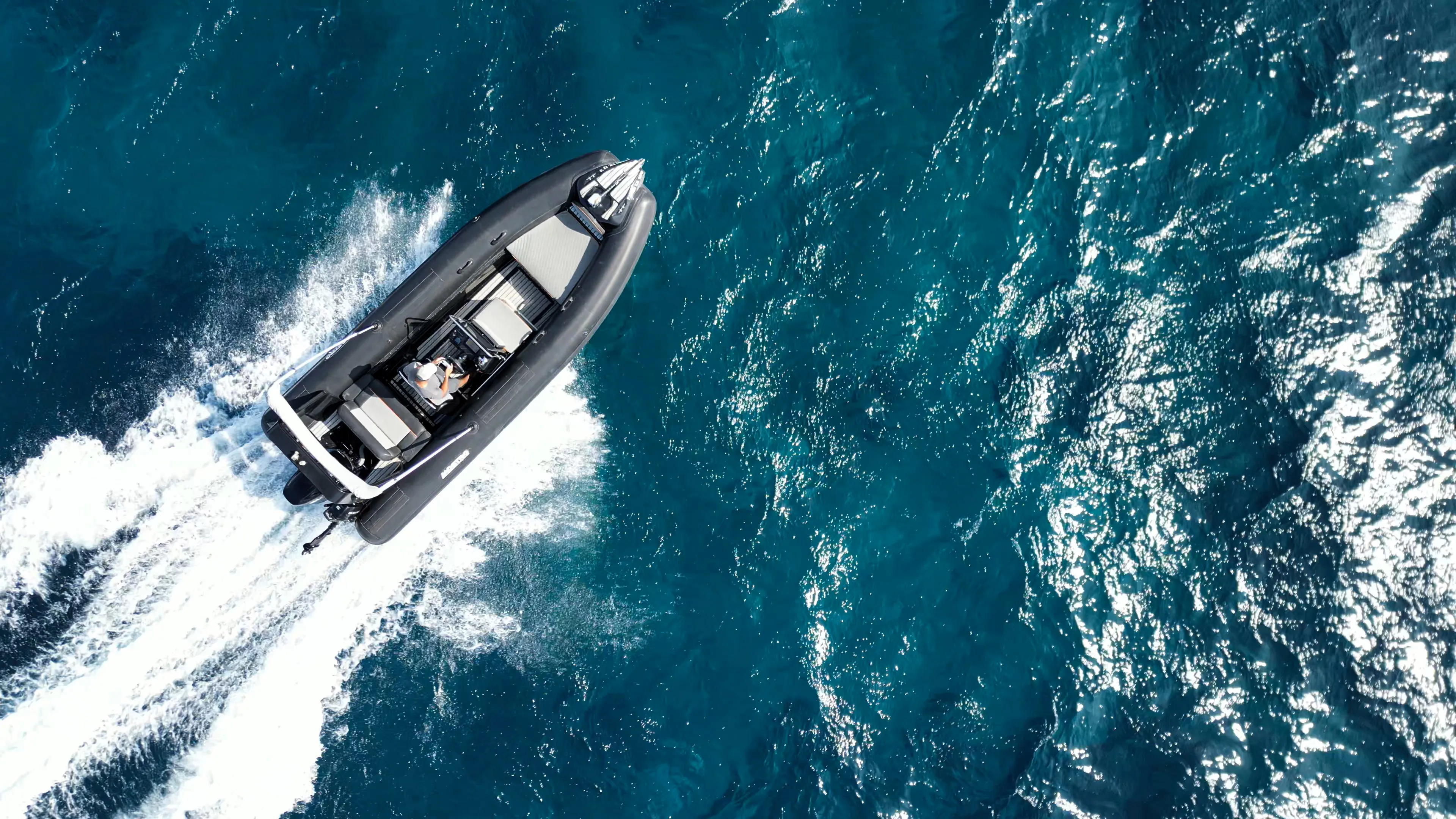 Motorboat Triton — fotografia jachty 2