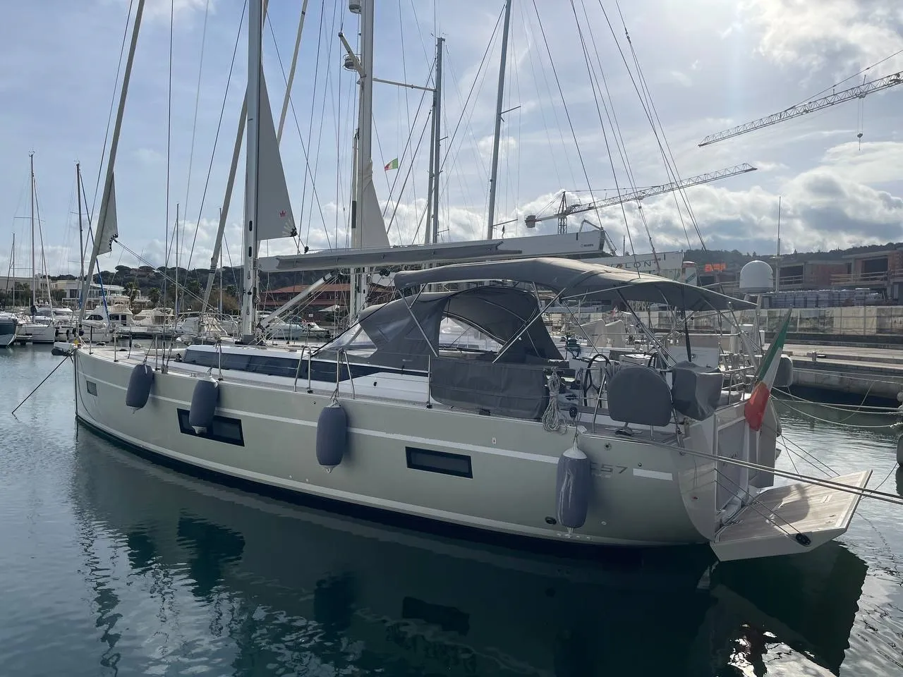 Bavaria C57 MAI — fotografia jachty 2