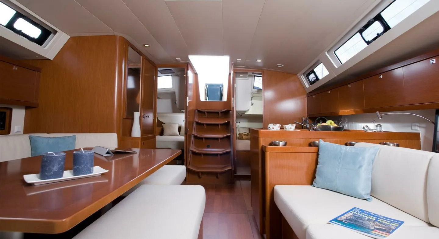 Oceanis 45 Stella — jahtikuva 2