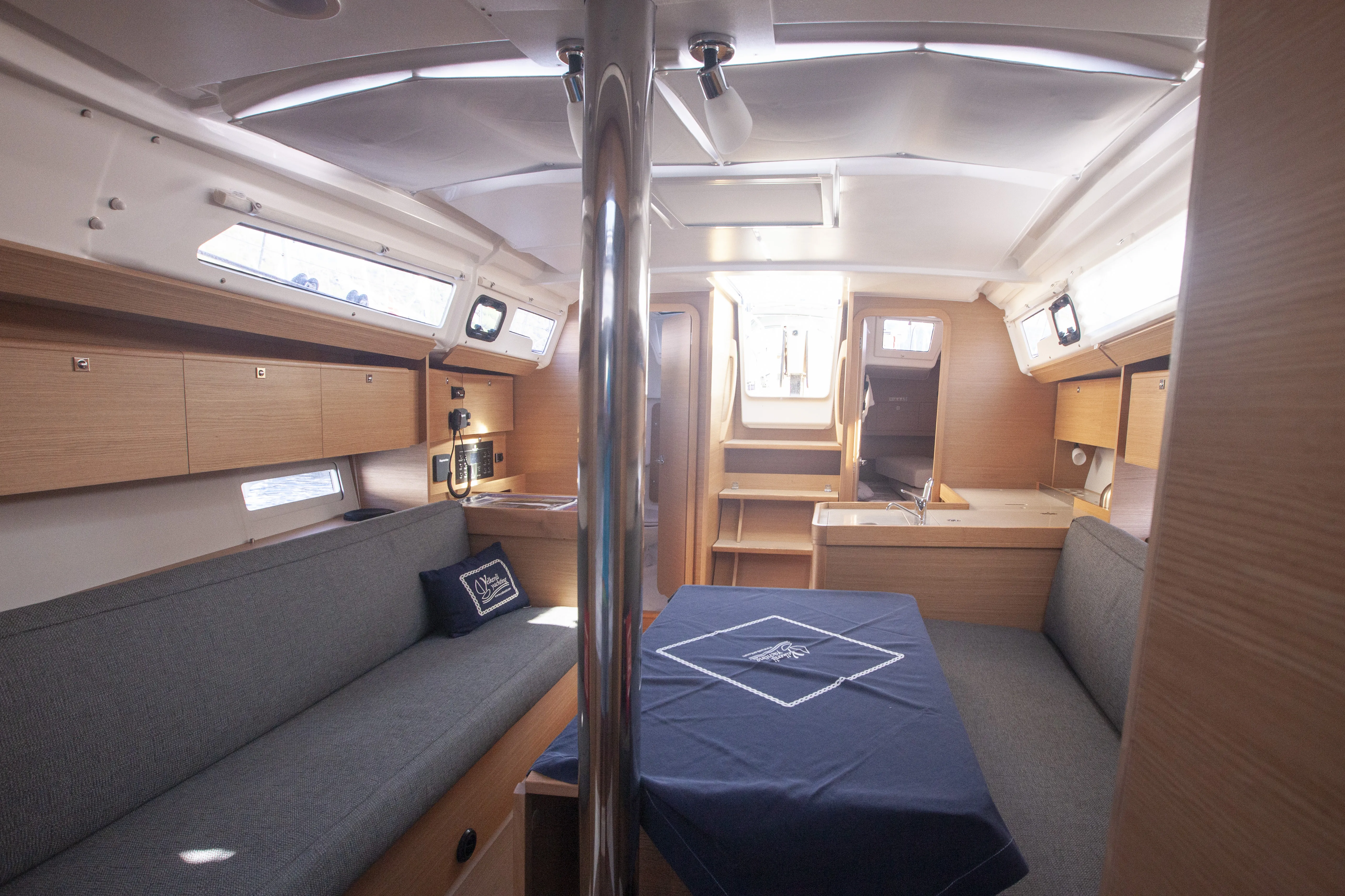 Dufour 360 Grand Large Nautilus — yacht photo 2
