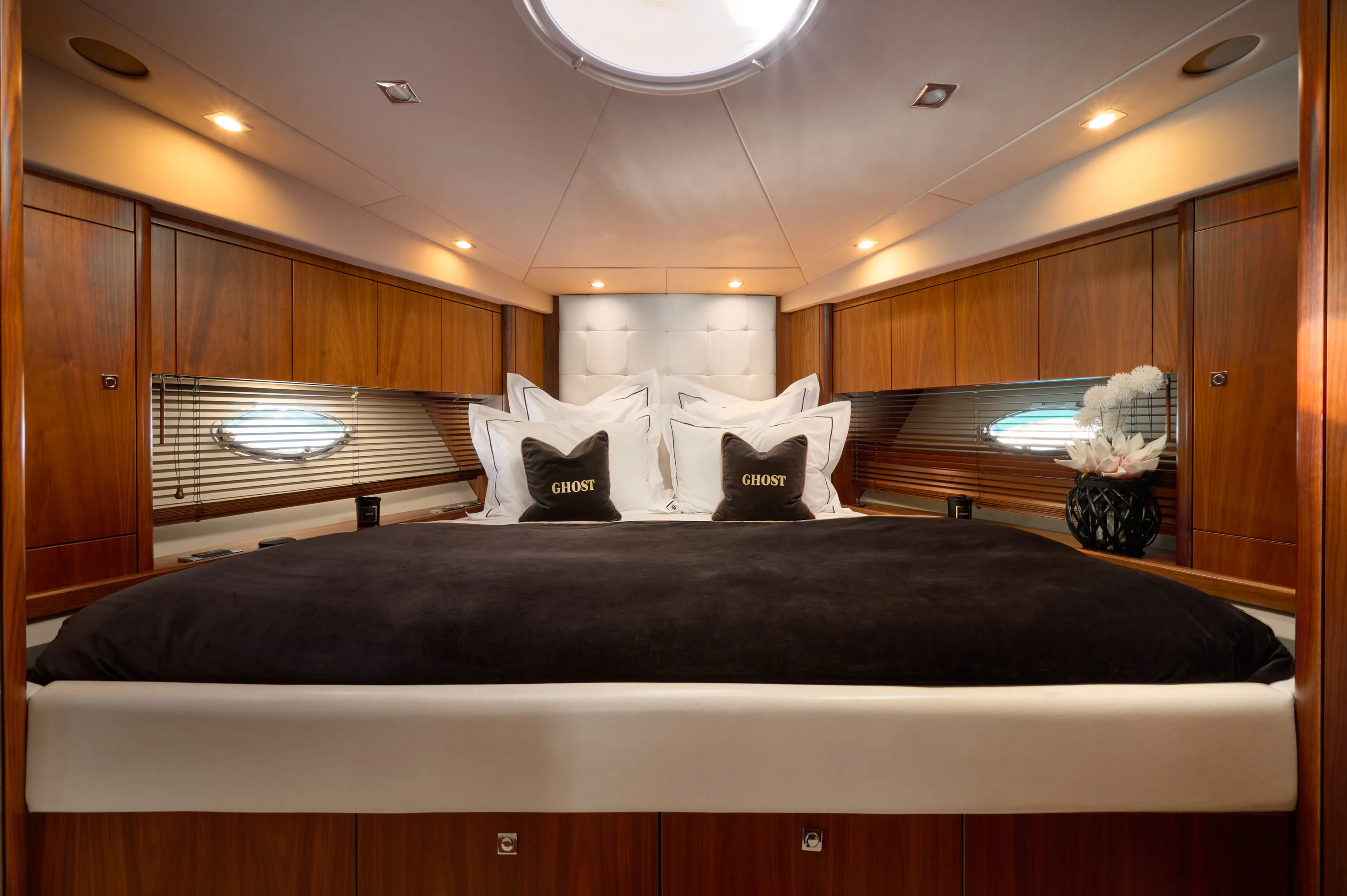 Sunseeker Predator 72 Ghost — yacht photo 69