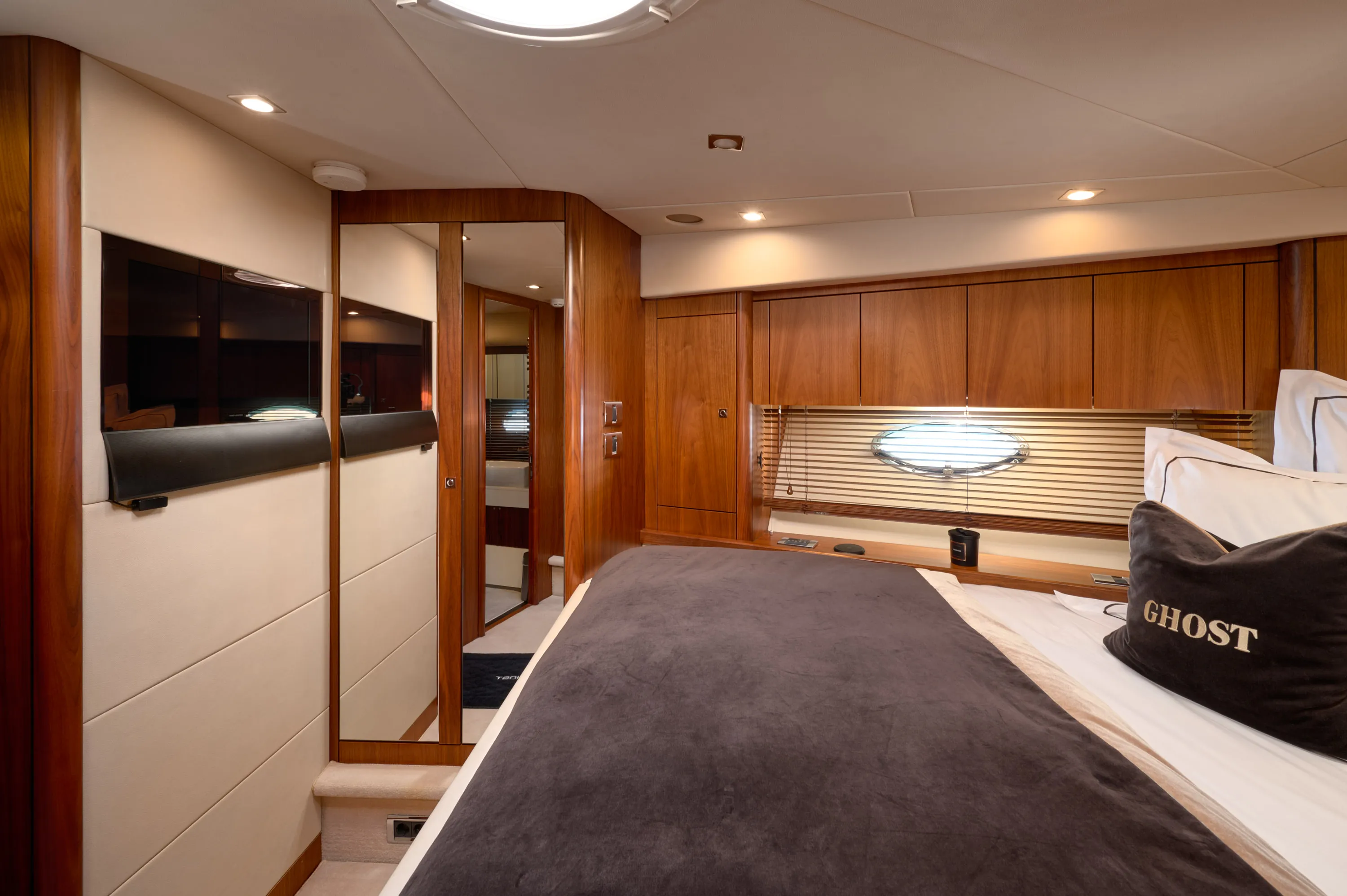 Sunseeker Predator 72 Ghost — yacht photo 66