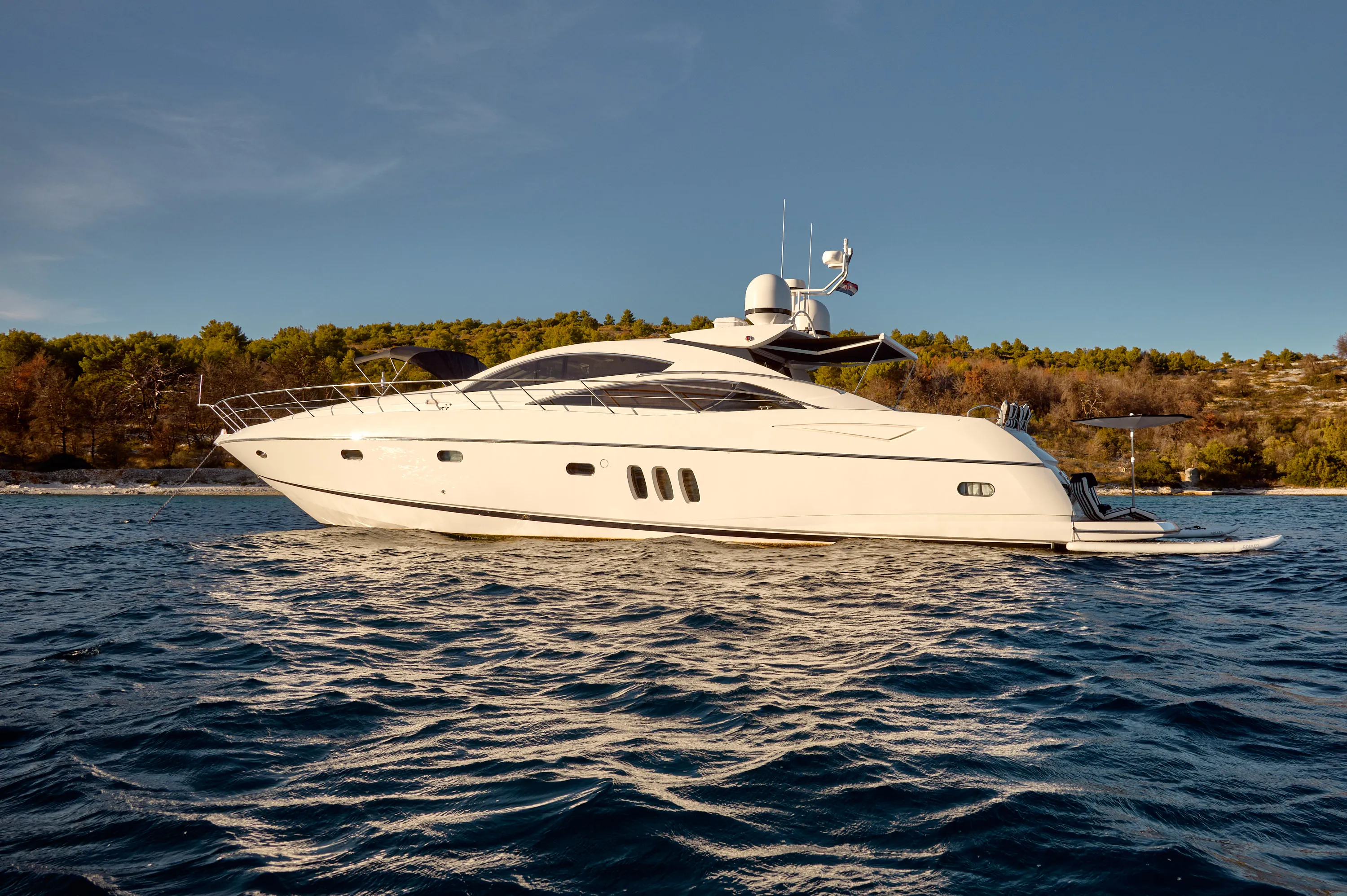 Sunseeker Predator 72 Ghost — yacht photo 57