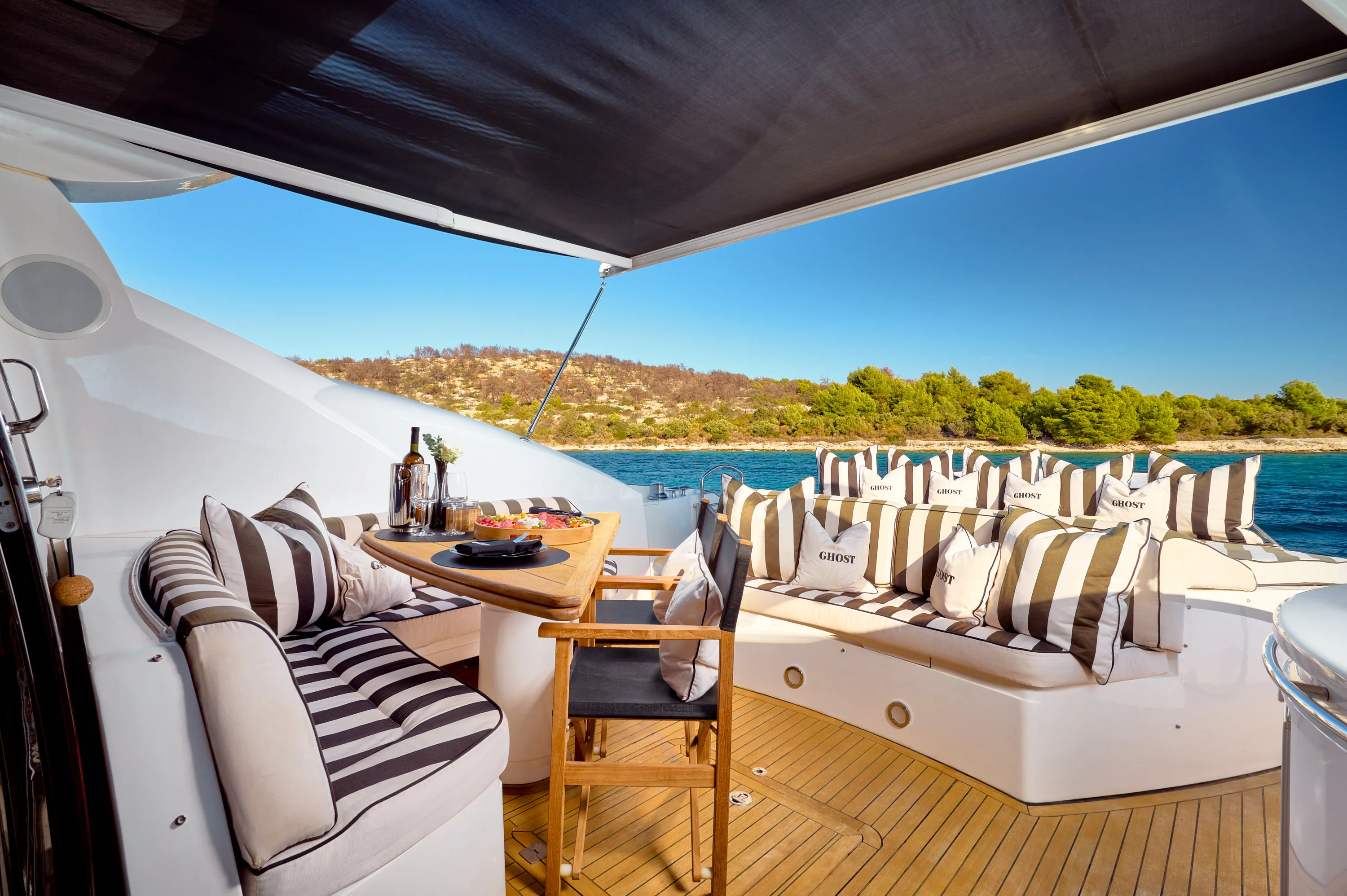 Sunseeker Predator 72 Ghost — yacht photo 63