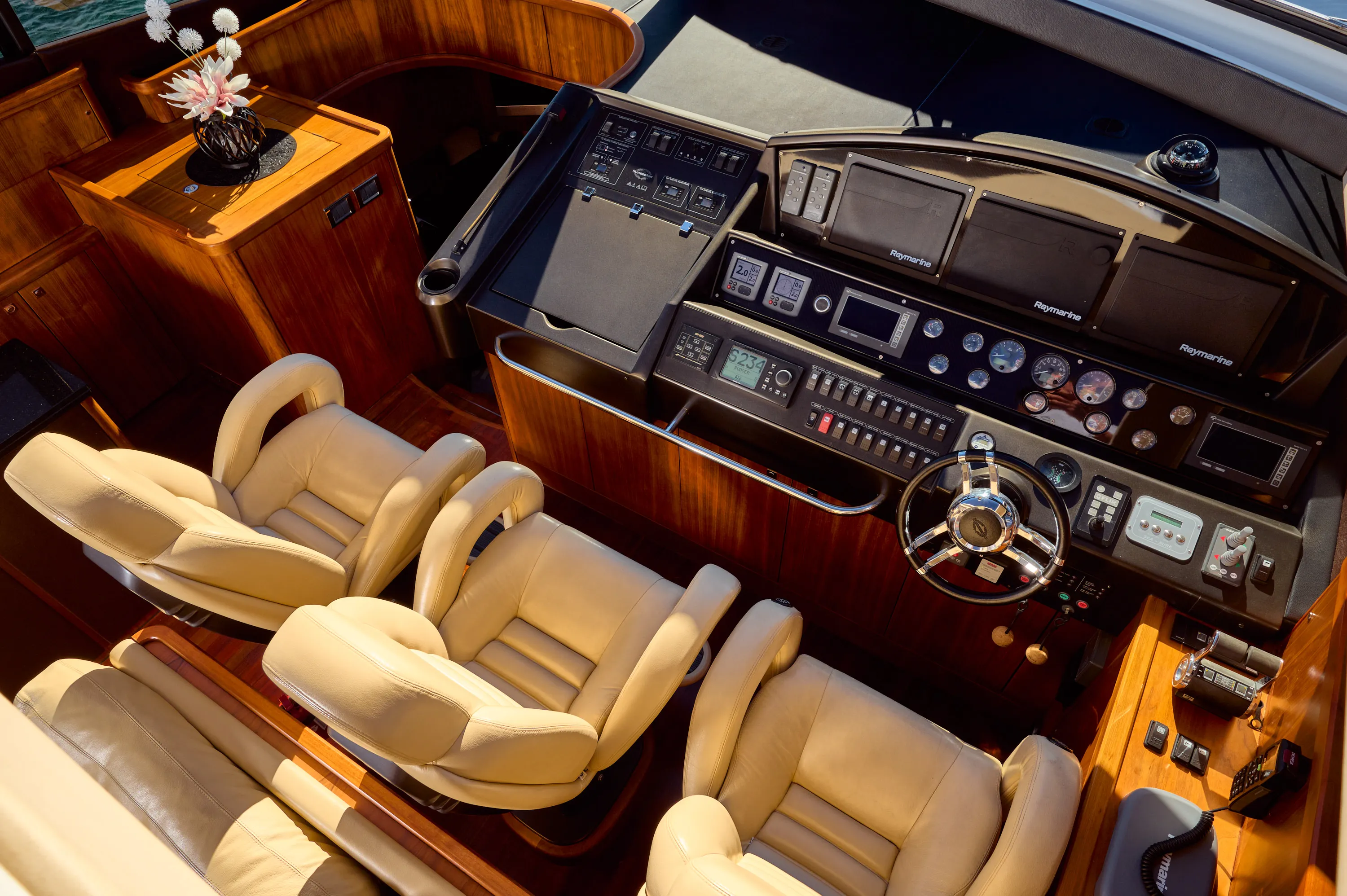 Sunseeker Predator 72 Ghost — yacht photo 30