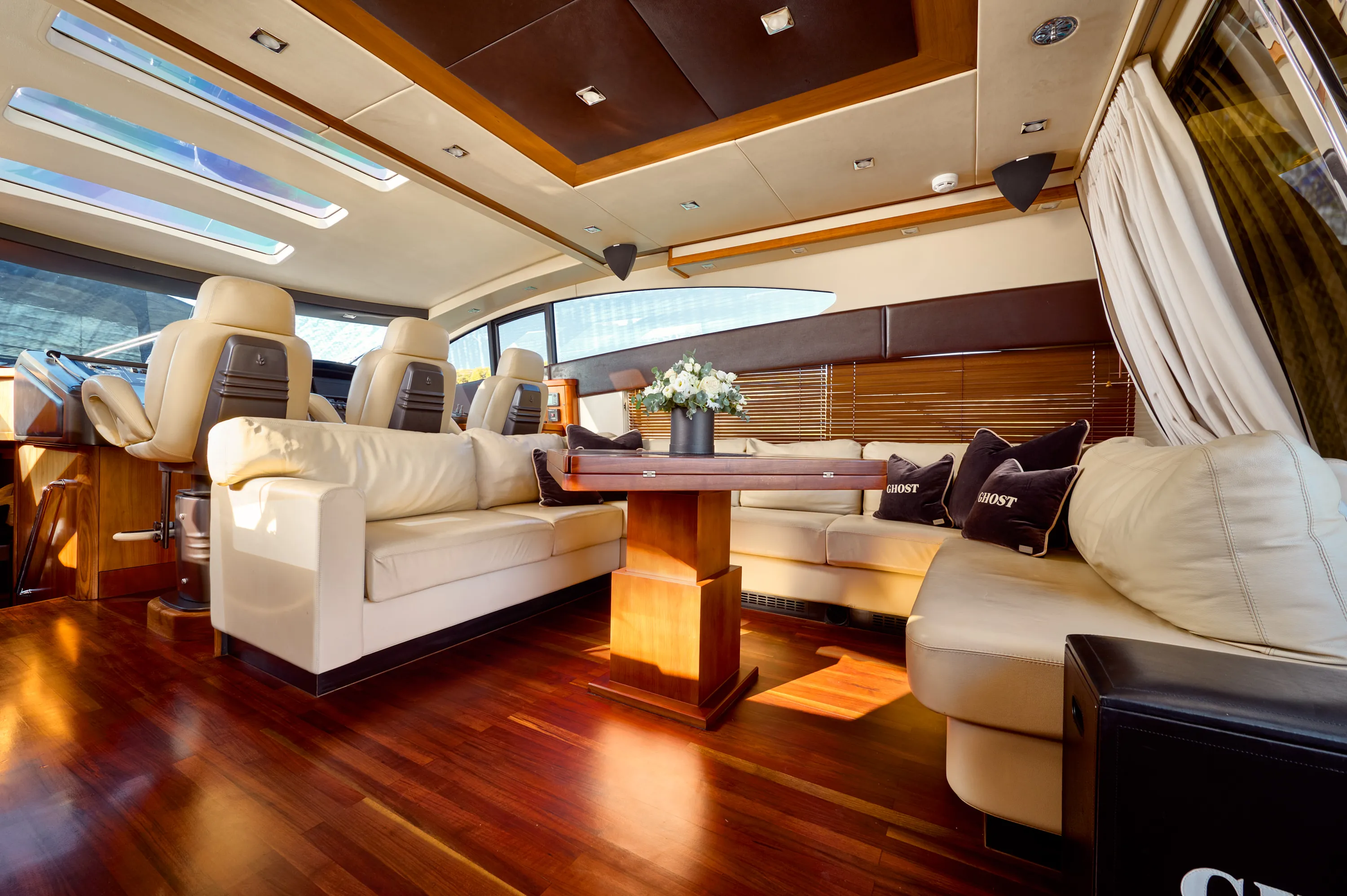 Sunseeker Predator 72 Ghost — yacht photo 8