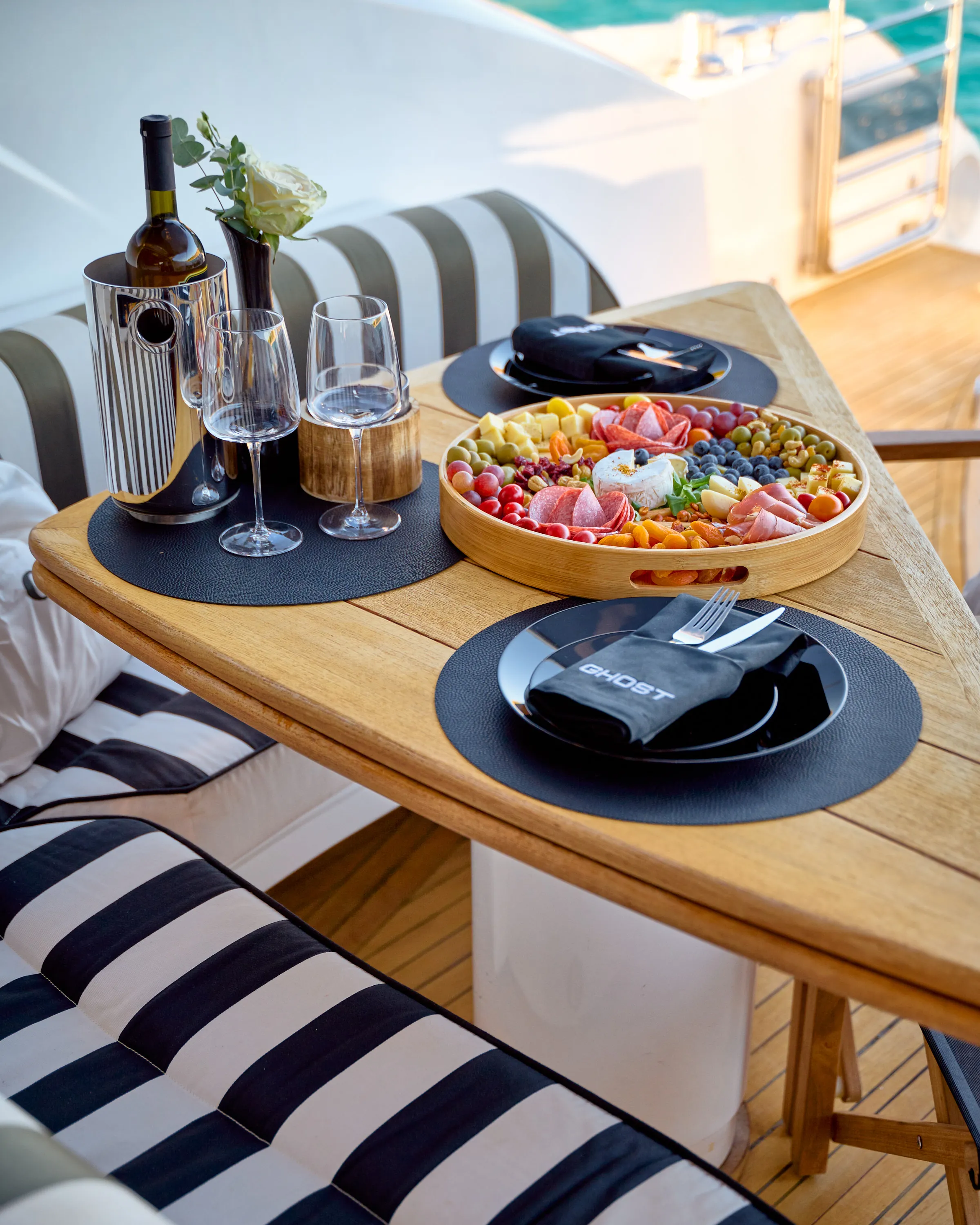 Sunseeker Predator 72 Ghost — yacht photo 18