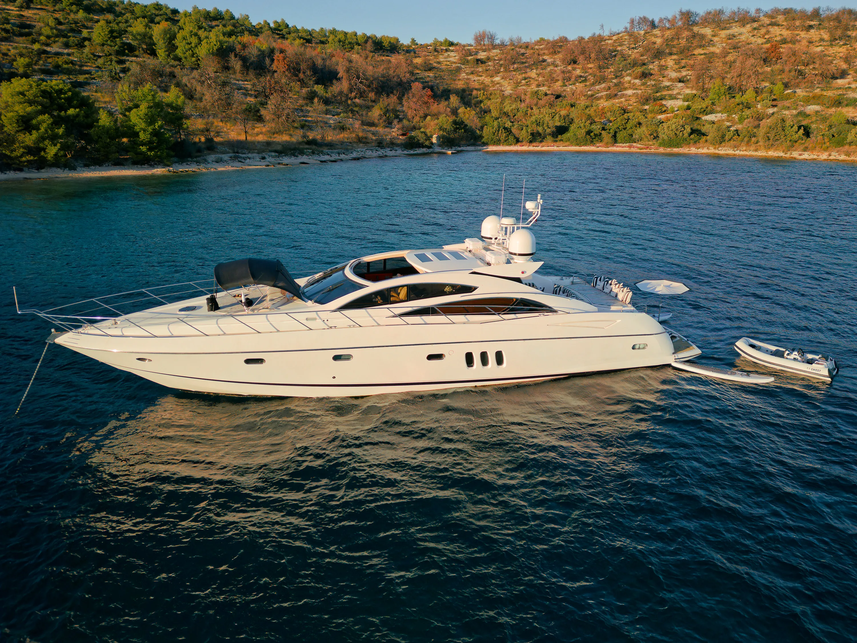 Sunseeker Predator 72 Ghost — yacht photo 17