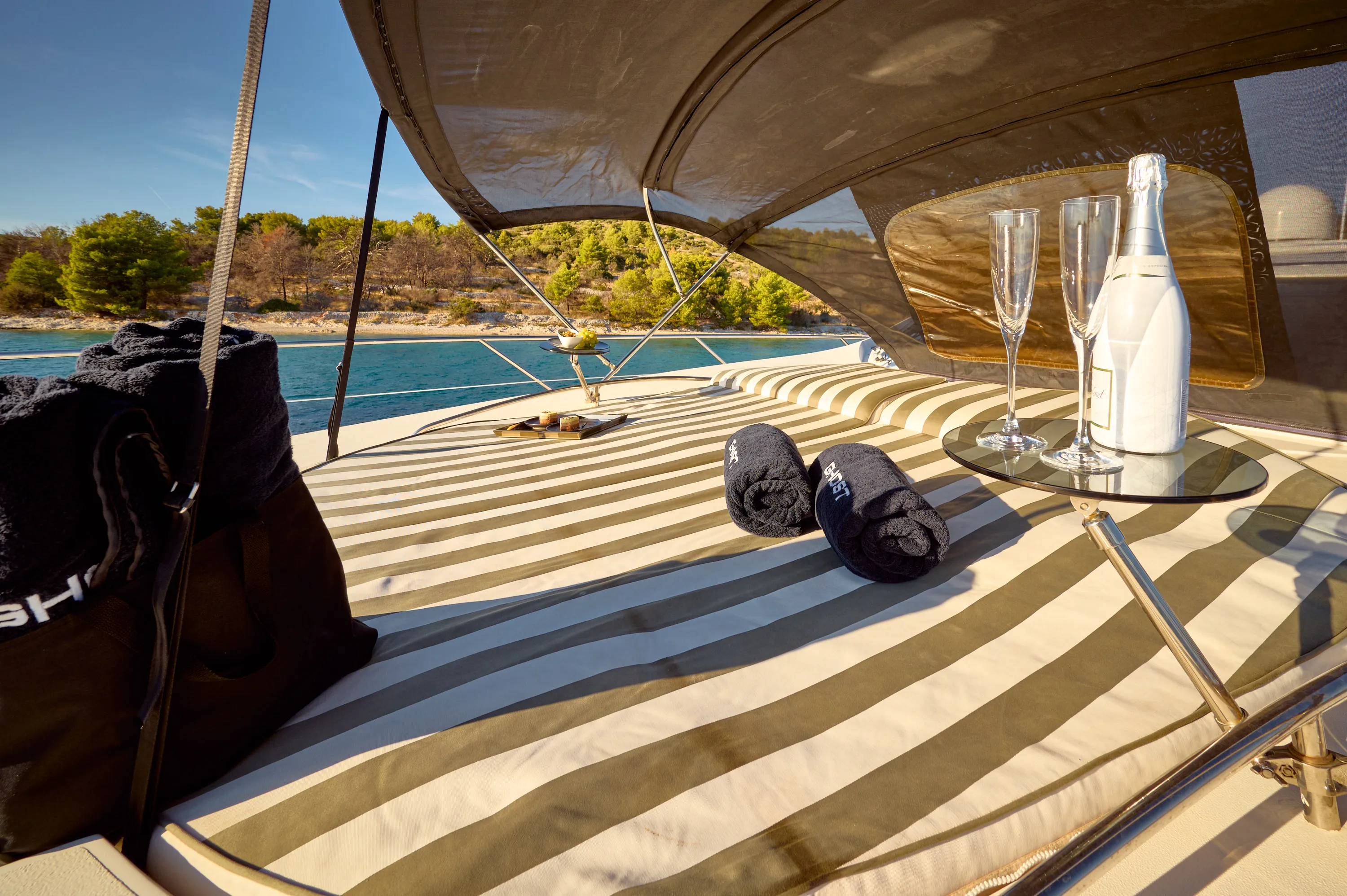 Sunseeker Predator 72 Ghost — yacht photo 48