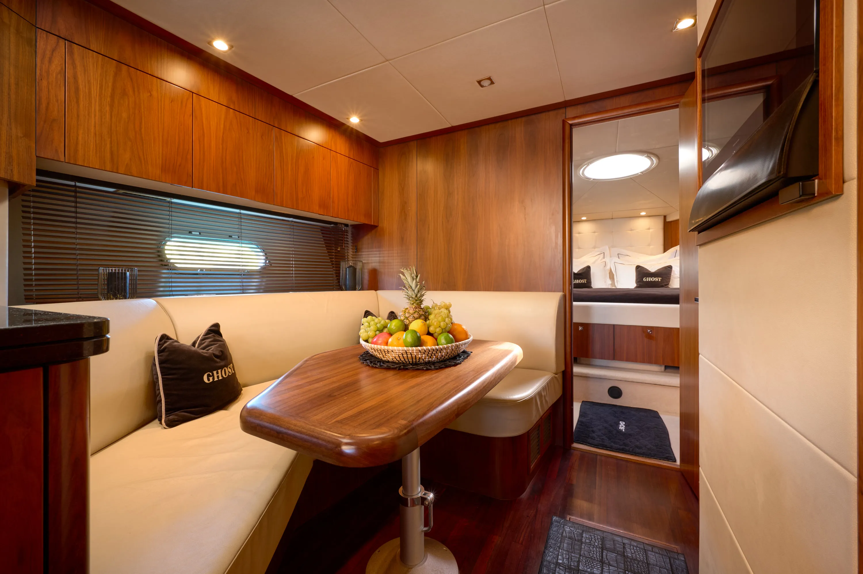 Sunseeker Predator 72 Ghost — yacht photo 6