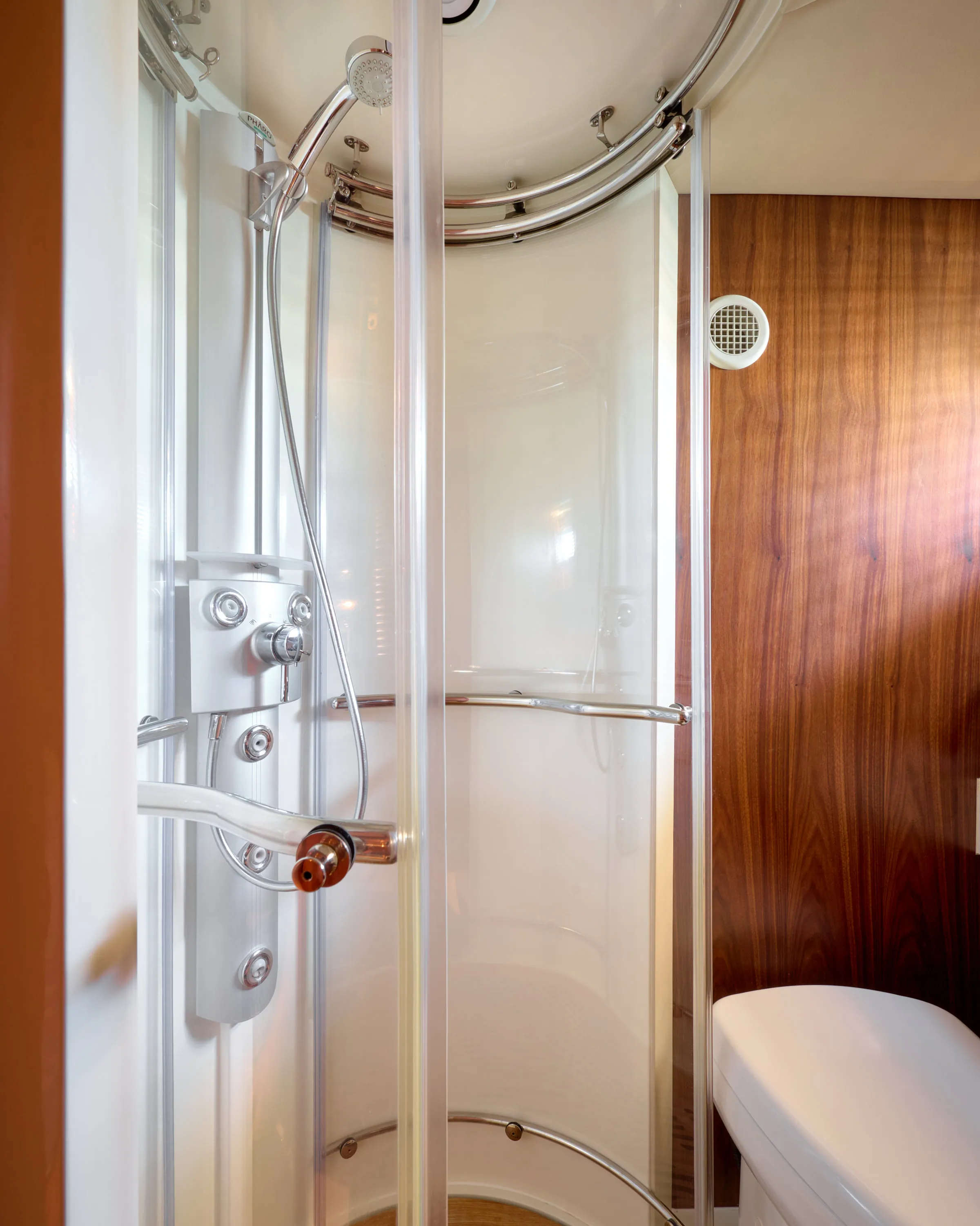 Sunseeker Predator 72 Ghost — yacht photo 23