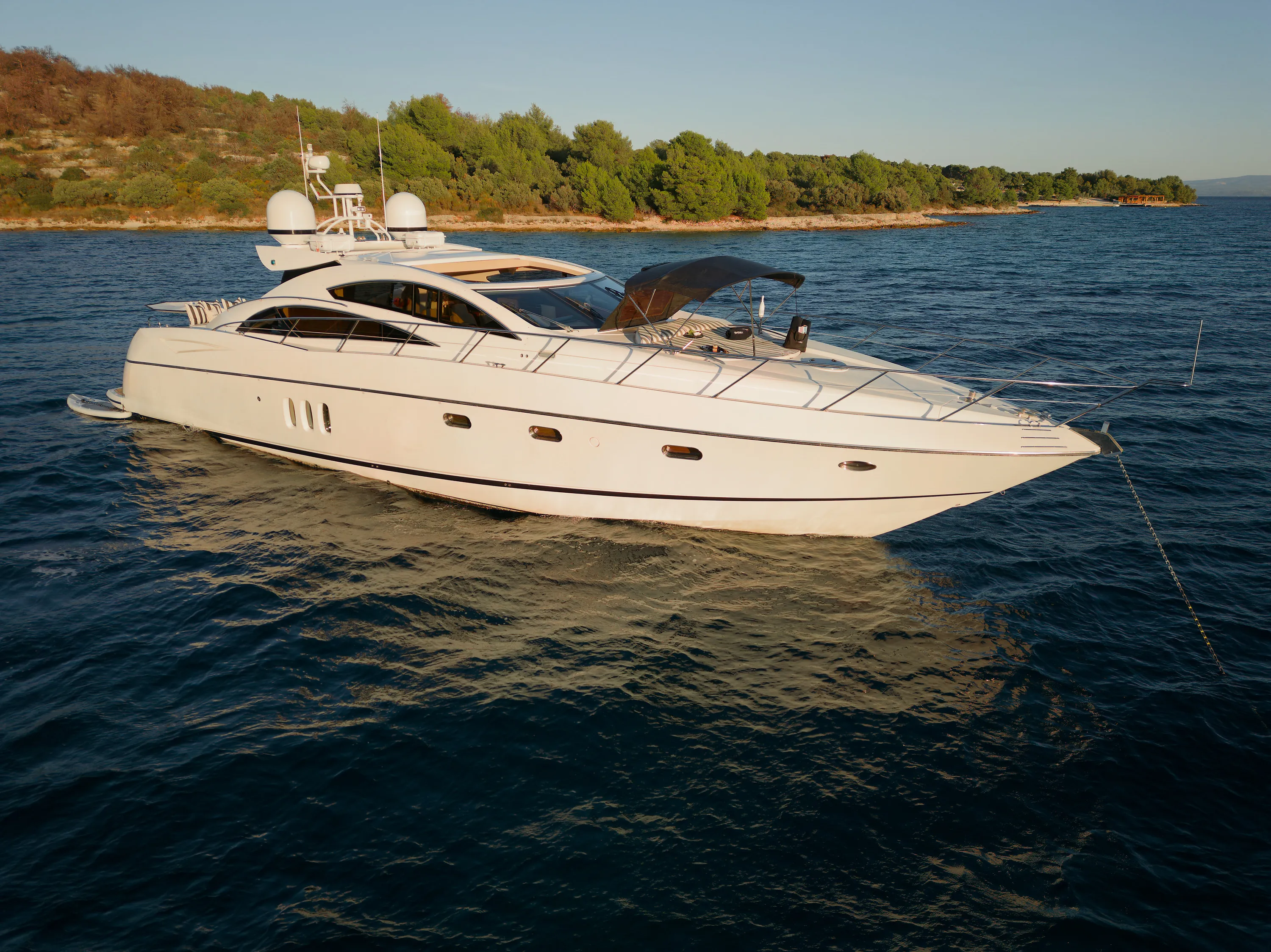 Sunseeker Predator 72 Ghost — yacht photo 12