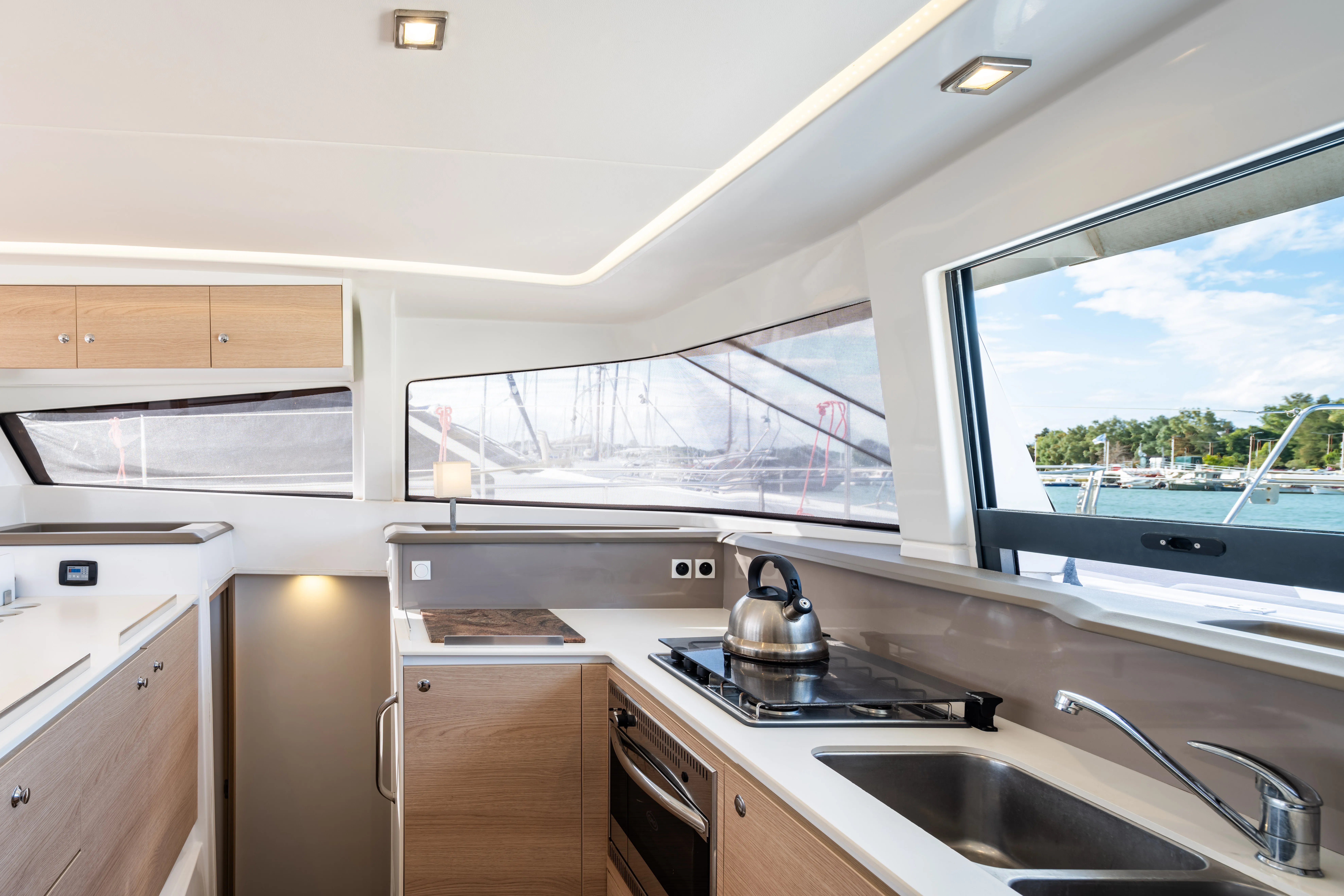 Bali 4.1 Theros — yacht photo 11
